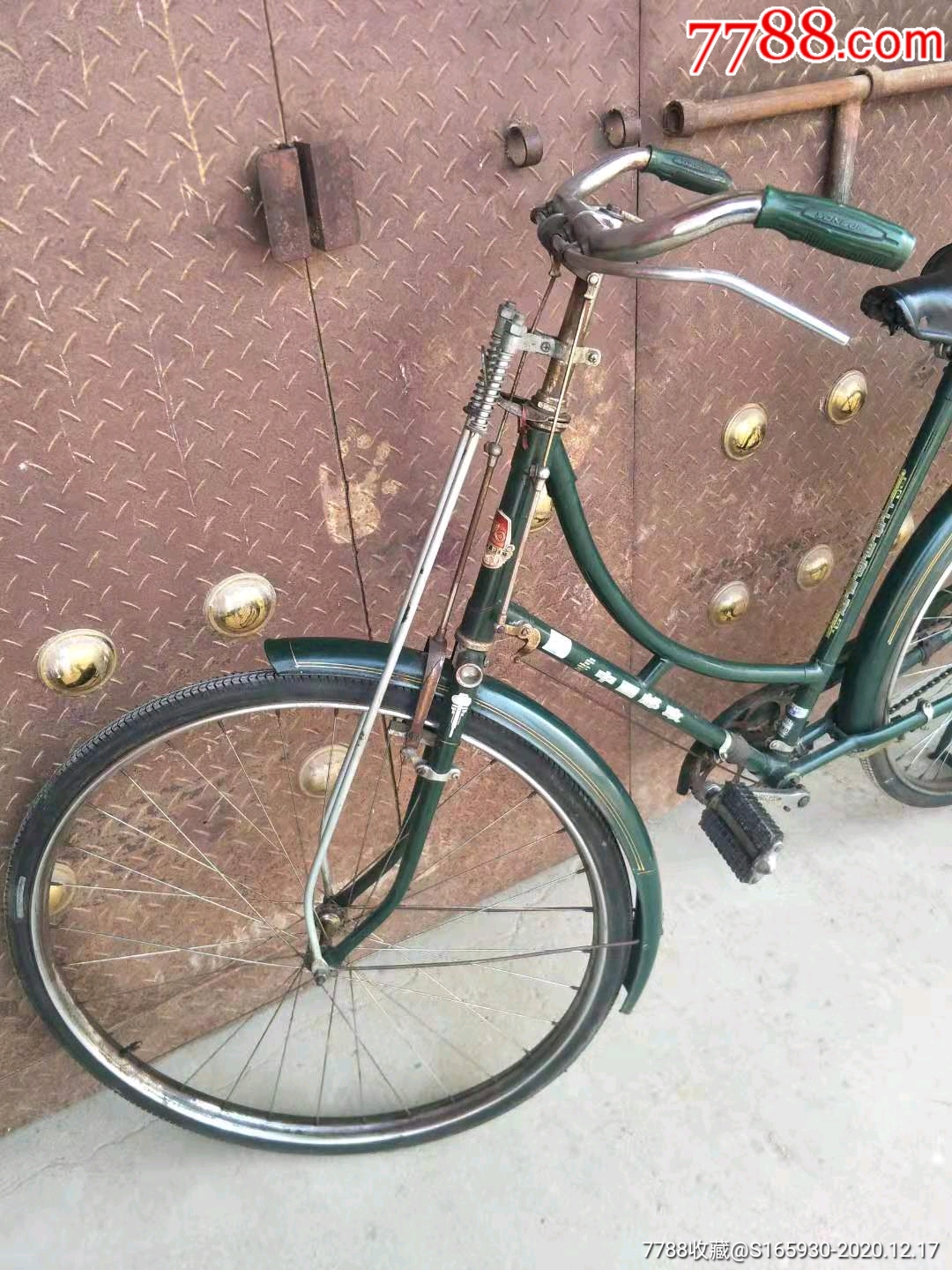 下乡收的70年代上海产永久牌28弯梁邮政自行车,保存非常好原厂原装