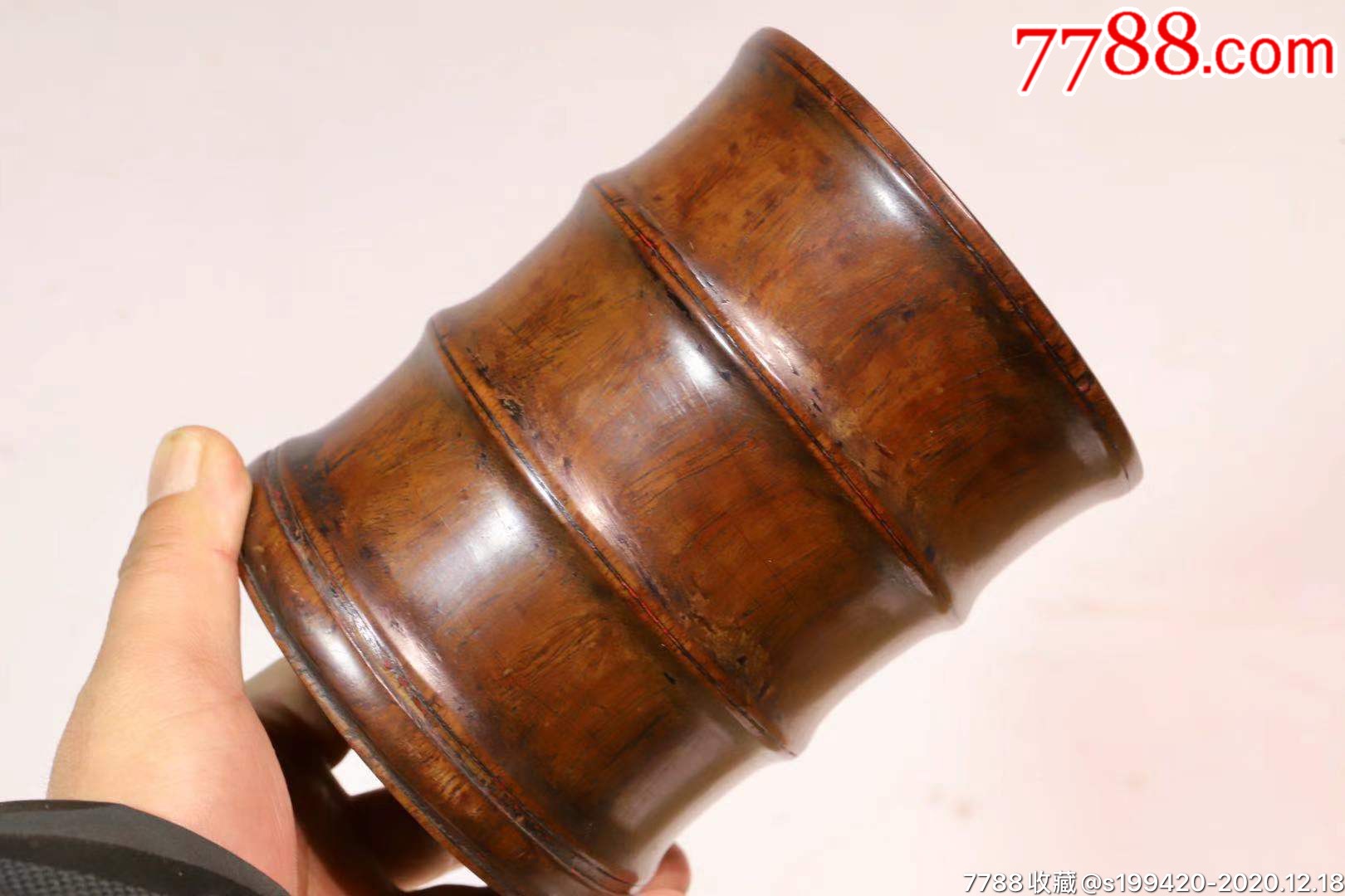 明代:海南黄花梨竹节工笔筒,花纹清晰漂亮,原底,有老裂,无伤大雅,12