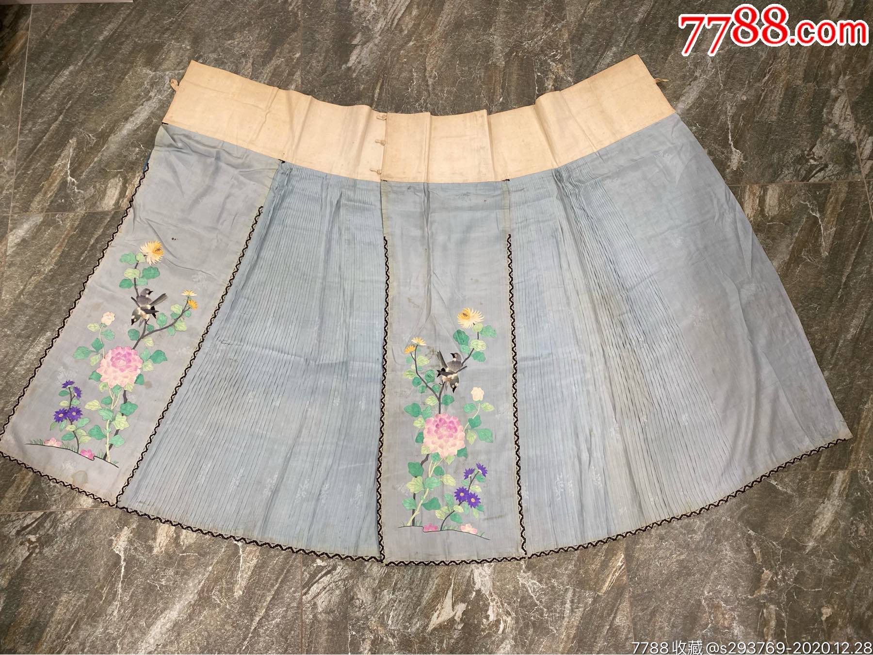 清代绣品浅灰色花鸟百褶裙