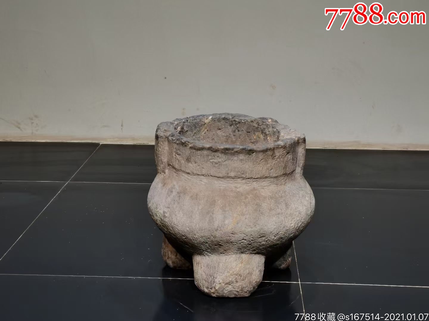 清代石头香炉,做工精美保存完整,三足鼎立,代兽头,陈设收藏佳品包老包