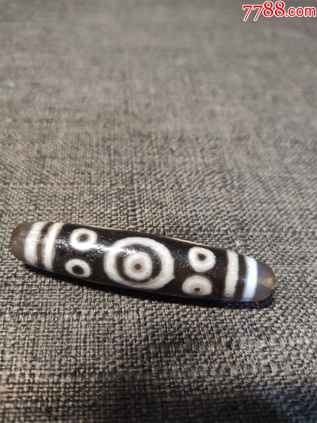 十一眼天珠