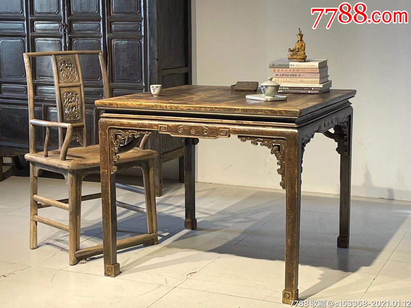 清代中期核桃木老方桌