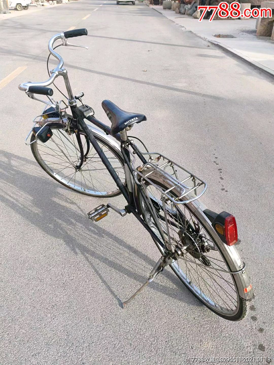首页 零售 自行车/车标牌 >> 下乡收货喜得美利达二六式【三青堂古