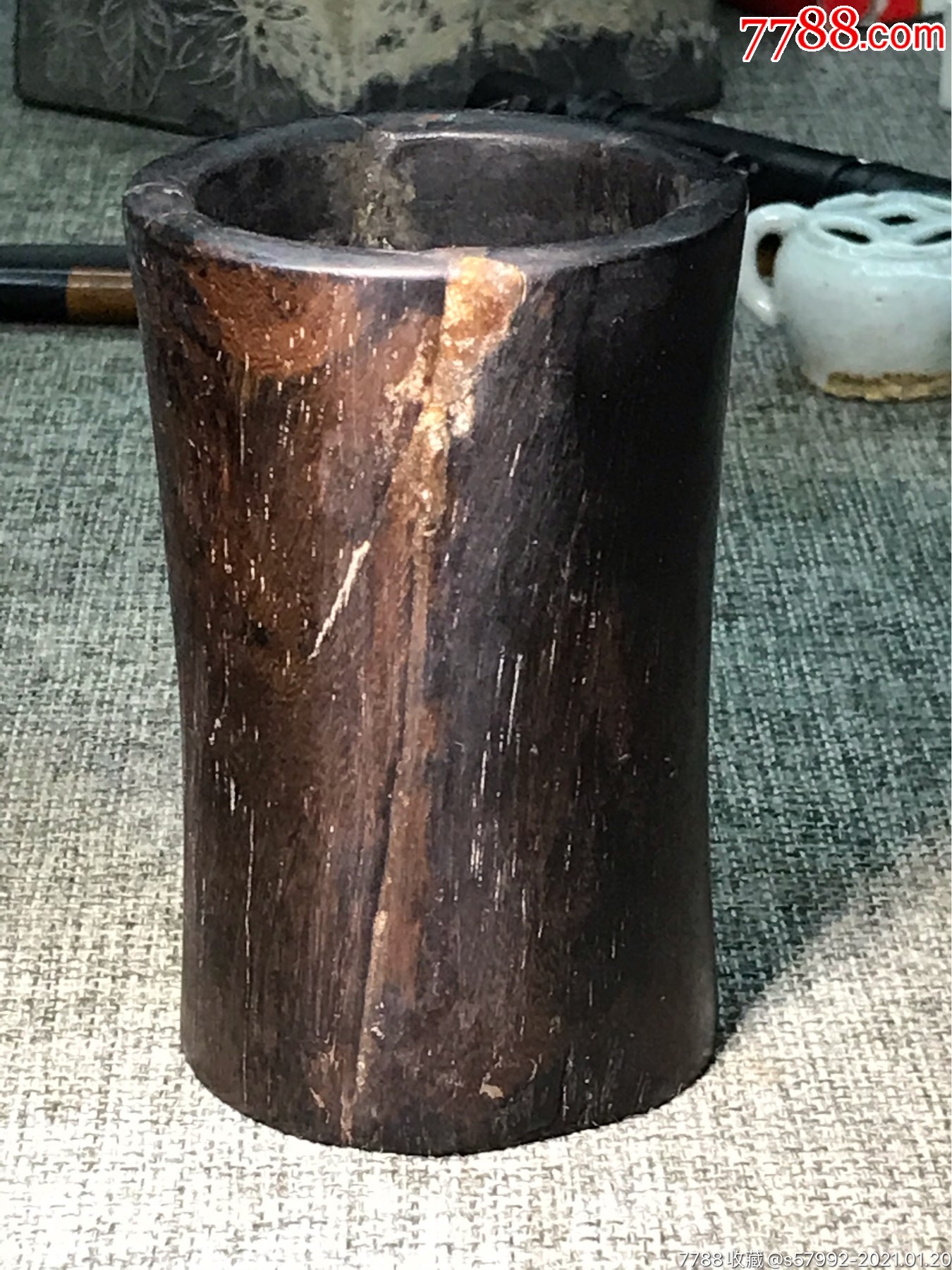 明代黄花梨笔筒