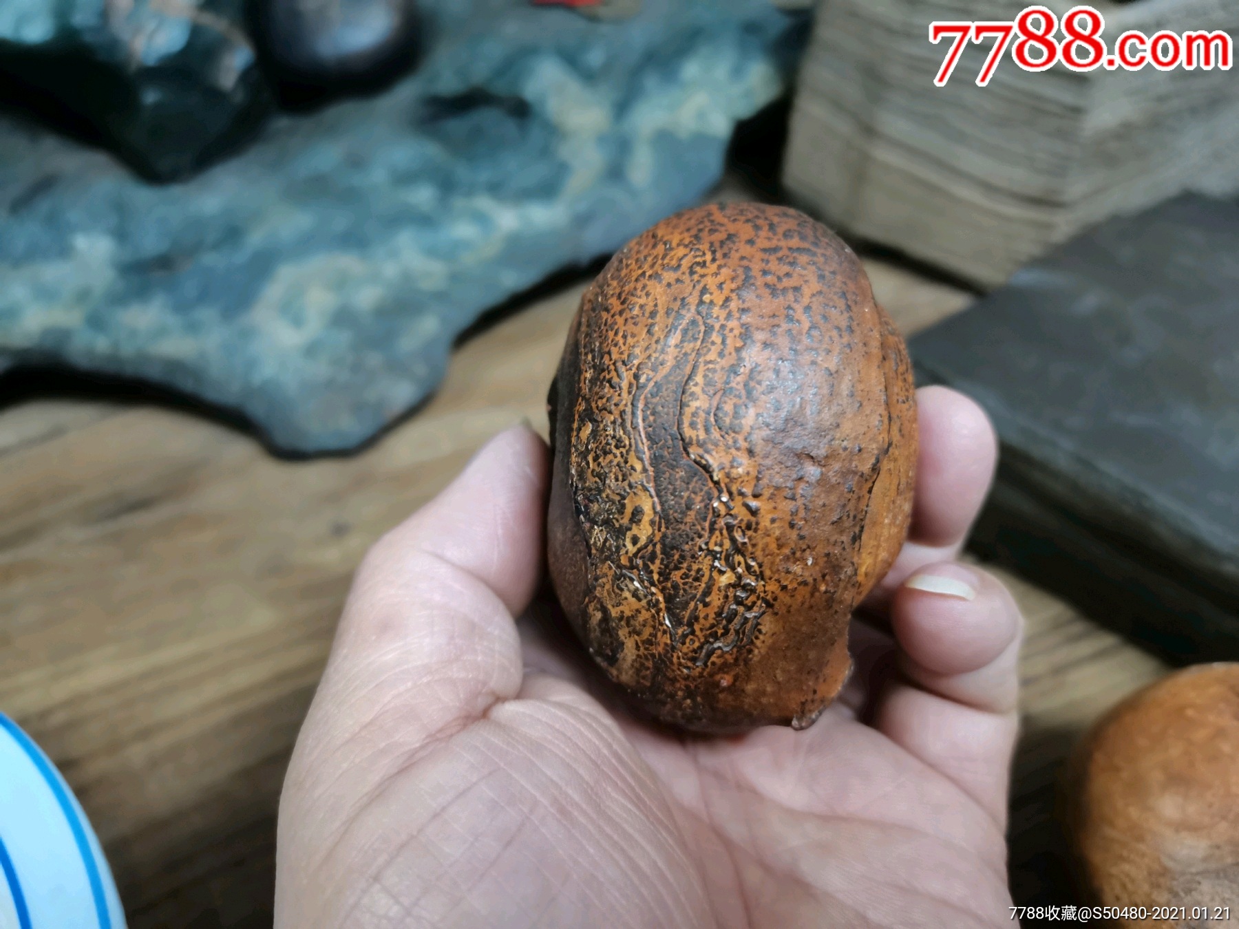 首页 零售 风砺石/戈壁石 >> 原生态天然观赏把玩奇石沙漠漆风凌石风