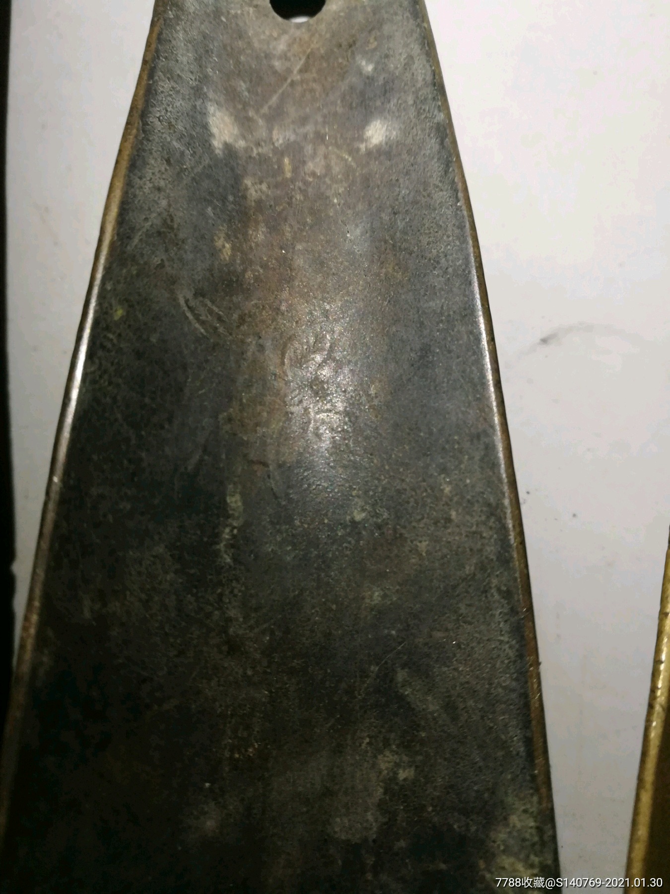 铜鞋拔子一堆