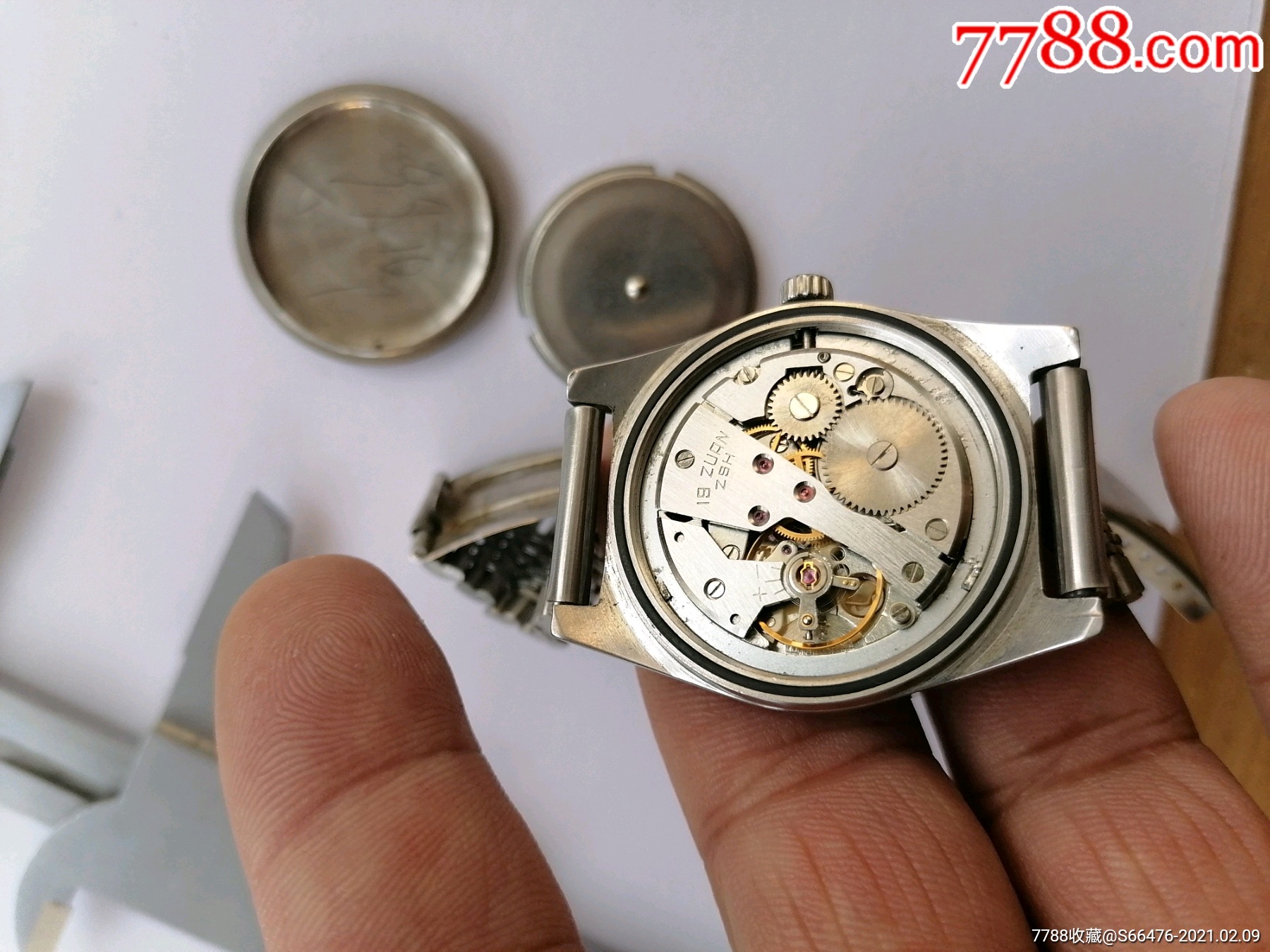 老上海日历,7221-1009非常稀少机型,,走时日历好使,,128包邮了,_手表