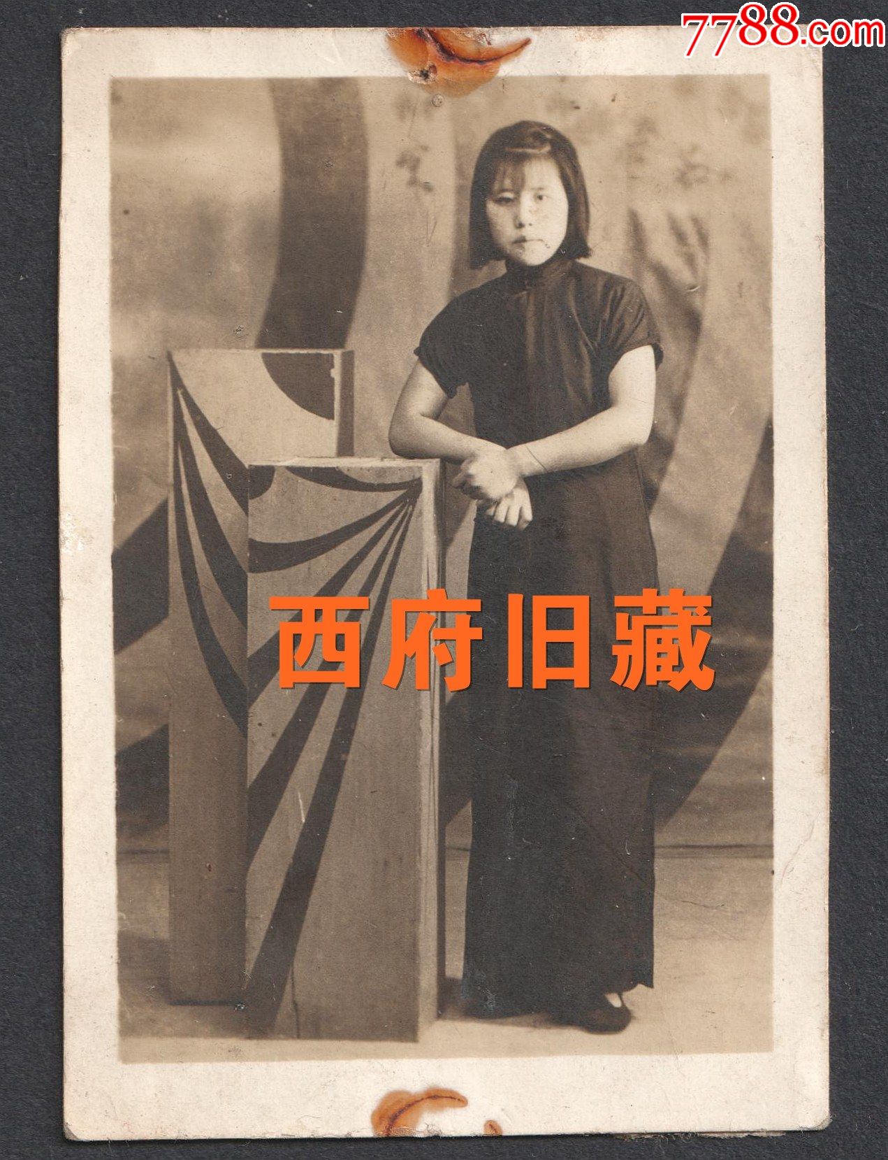 民国老照片,老照相馆旗袍女孩儿