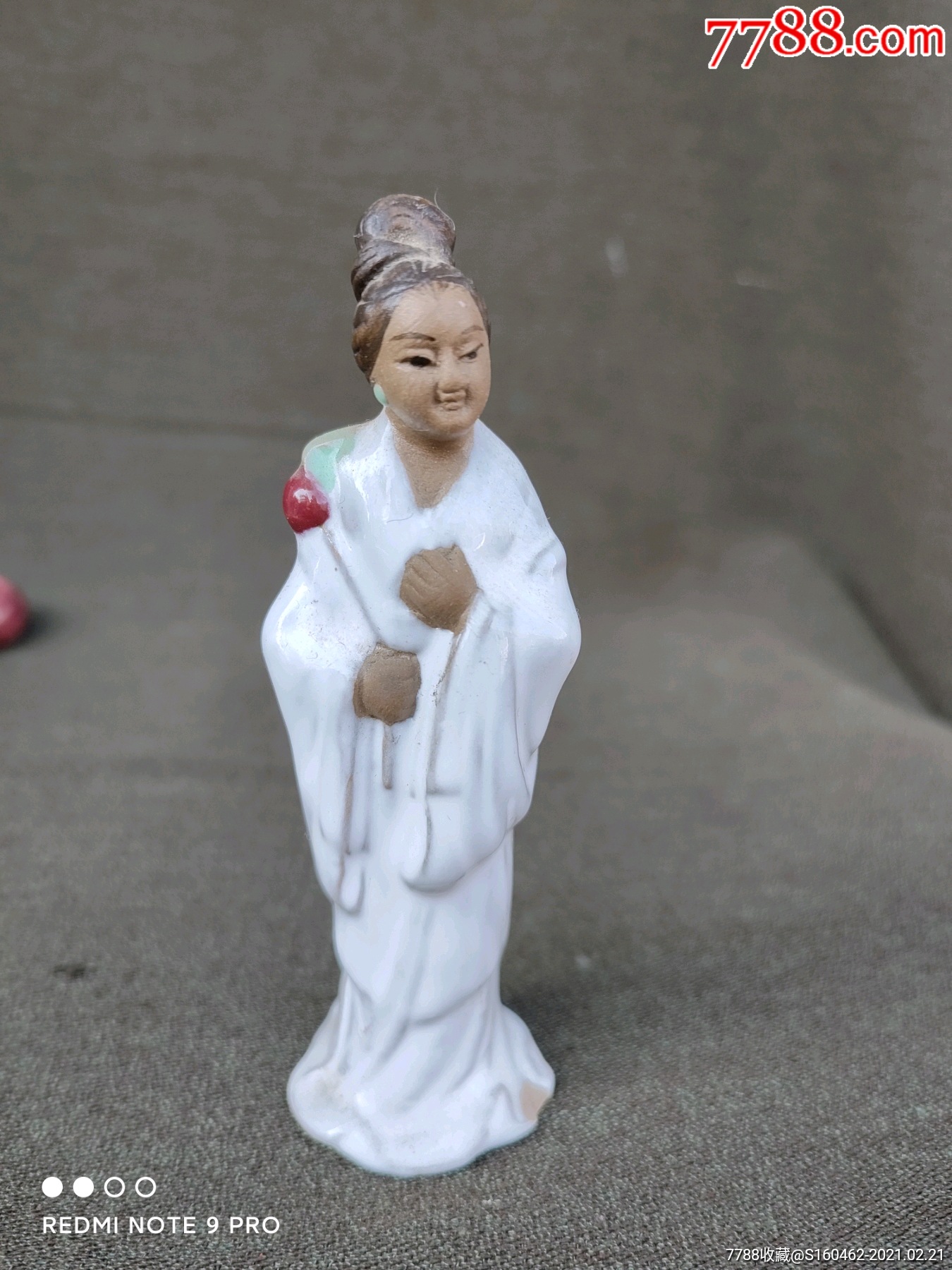 雕塑瓷何仙姑老摆件