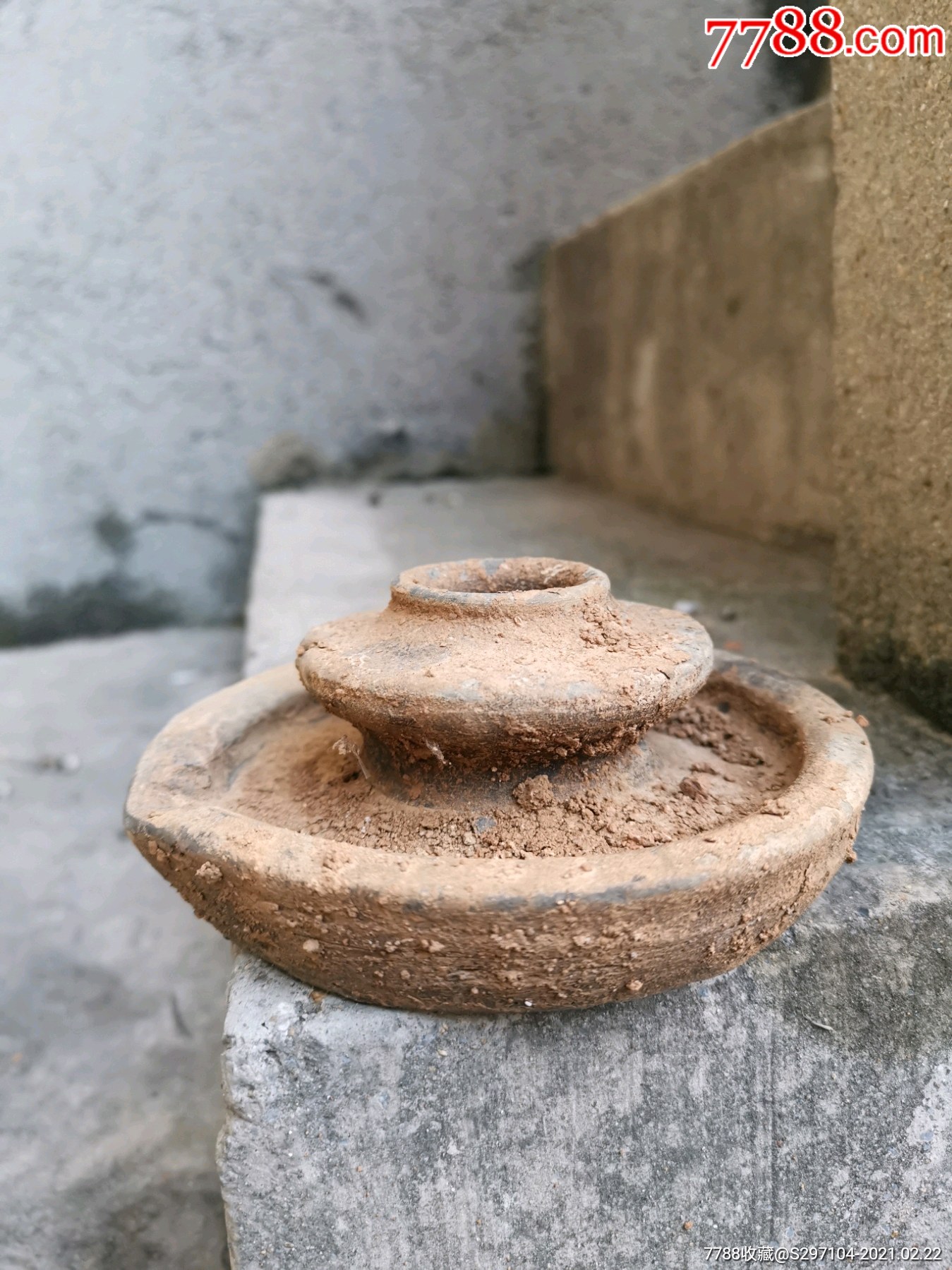汉陶灯