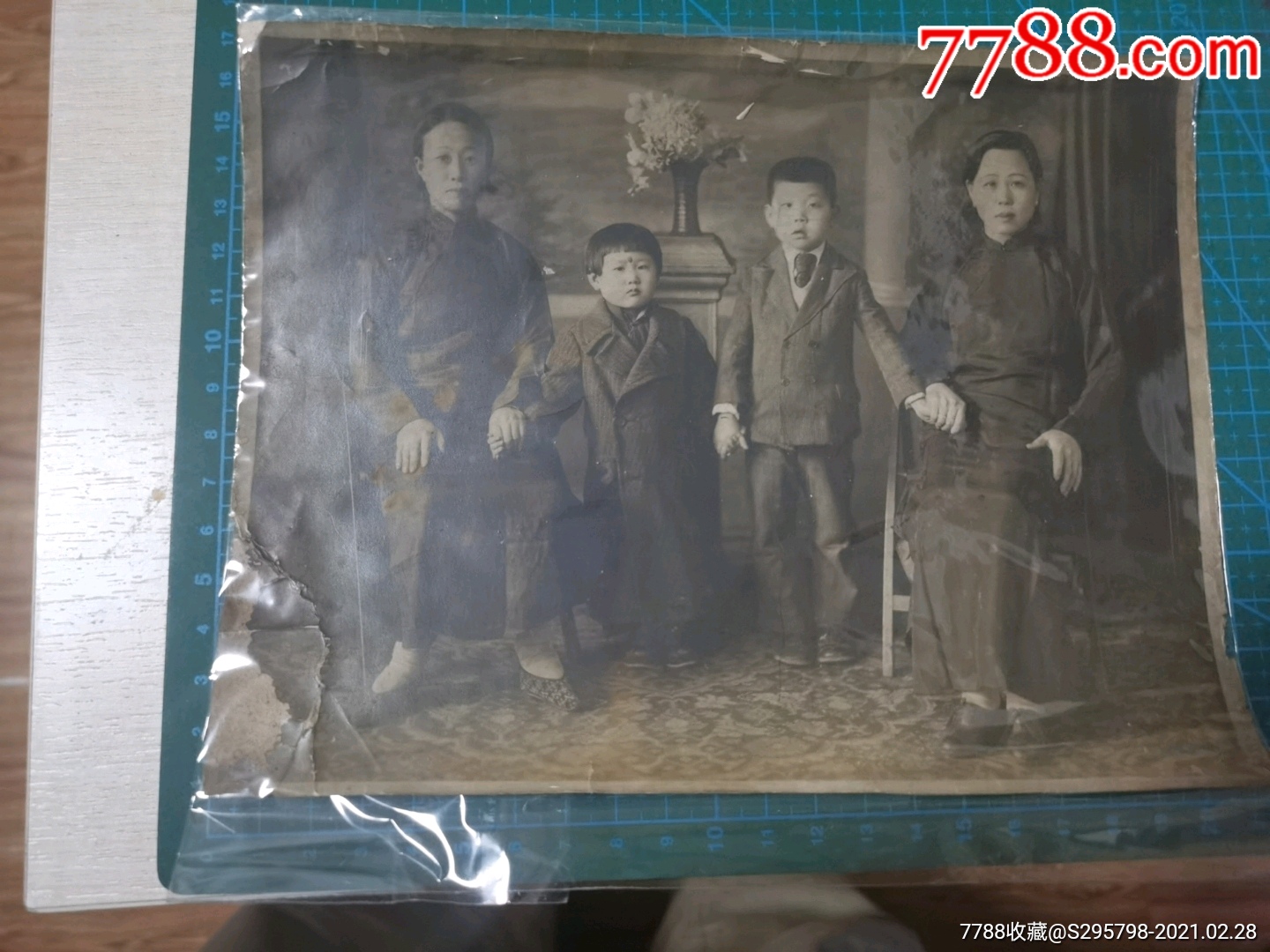 小脚女人与孩子合影-价格:280元-se78610032-老照片-零售-7788收藏