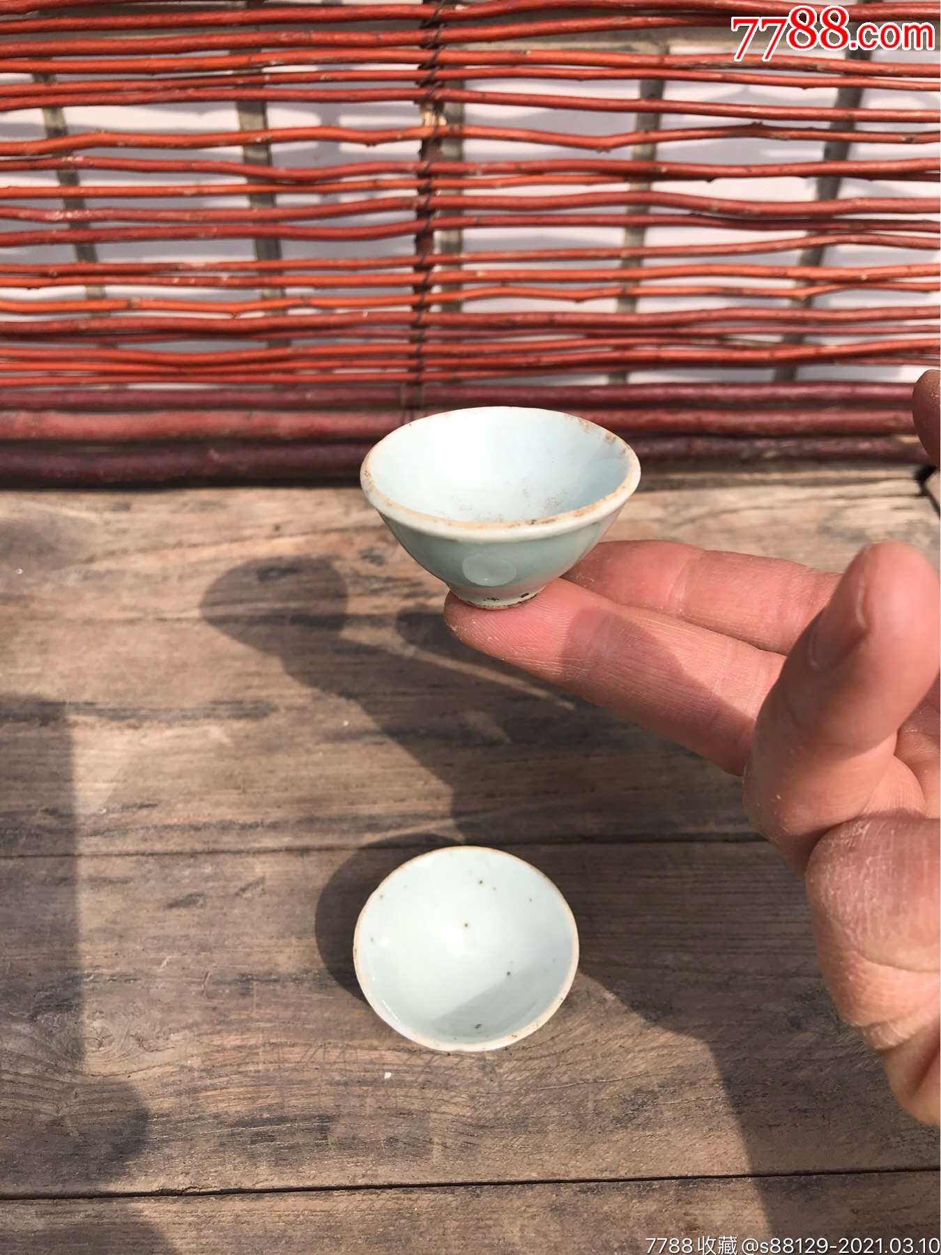 清代豆青小酒杯酒盅