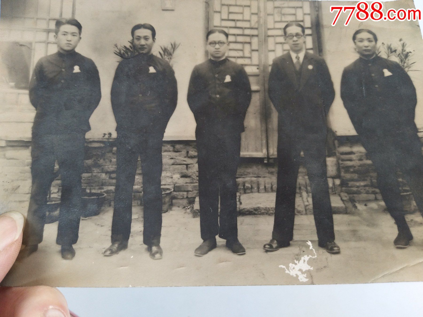 民国二十一年财政部鲁豫区统税局德州查验所全体工人合影(照片缺材)