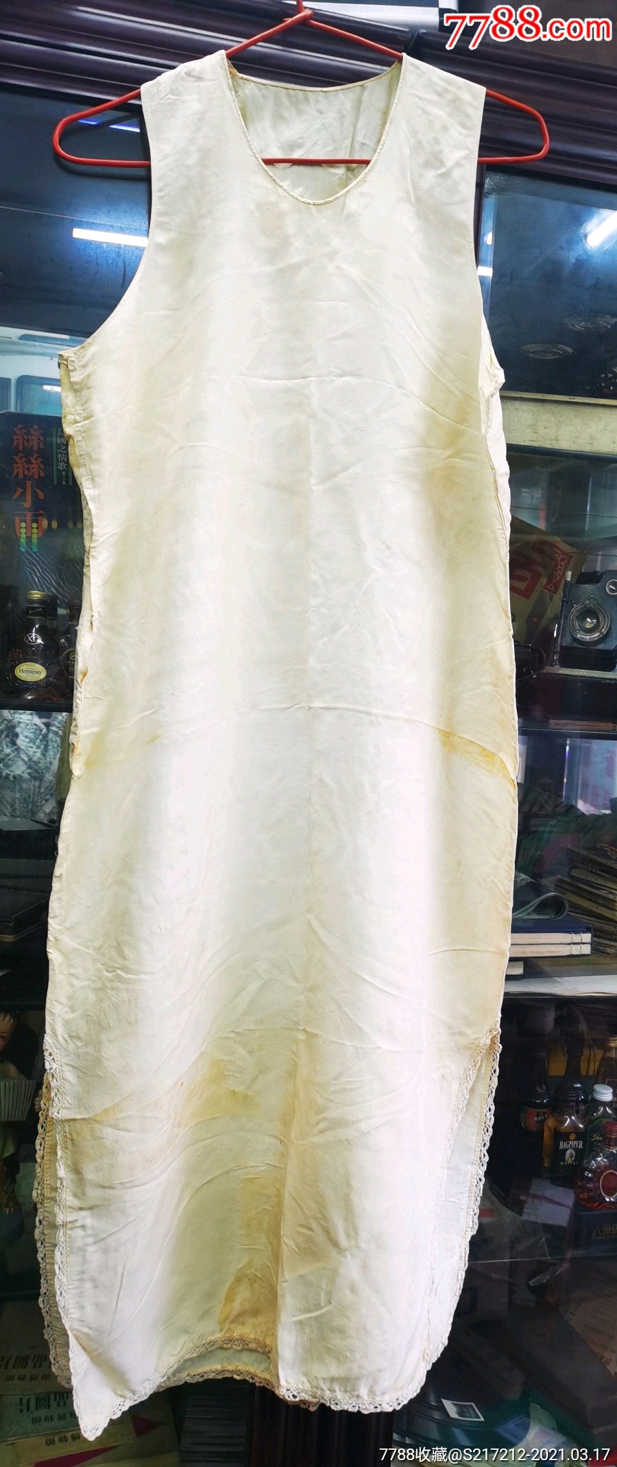 民国时期黑白两条真丝旗袍衬裙