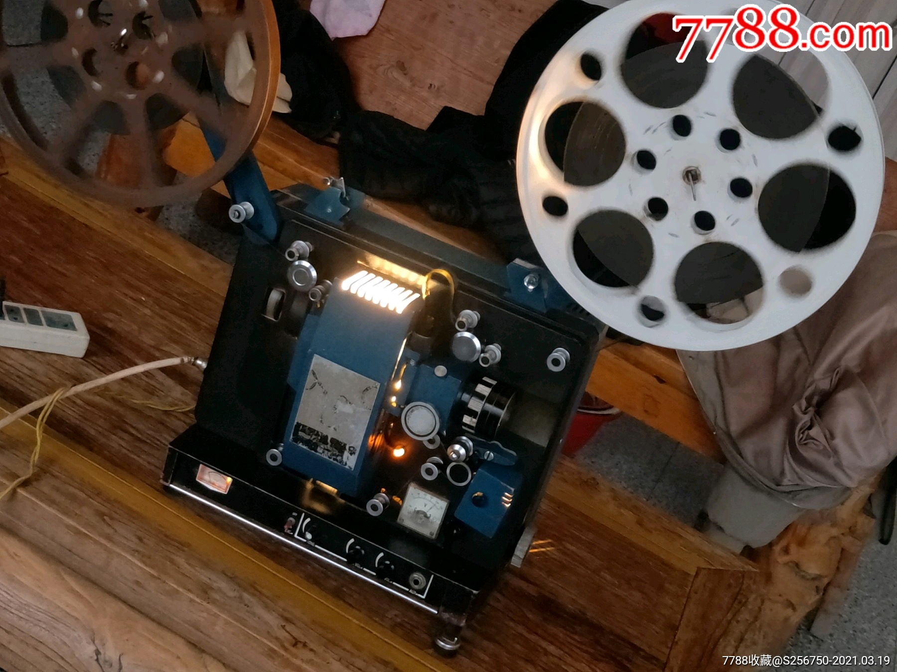 甘肃产甘光牌16毫米f16一gs一体电影放映机一套机器品相一流