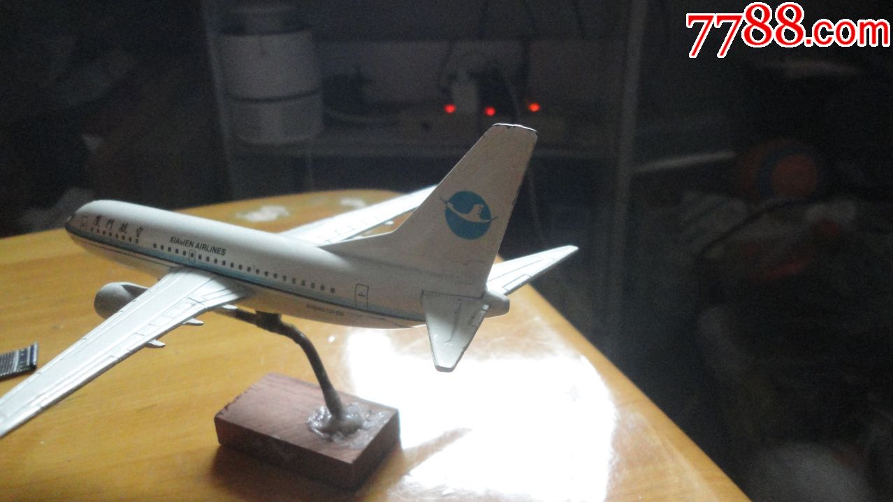 厦门航空737-700首航纪念模型