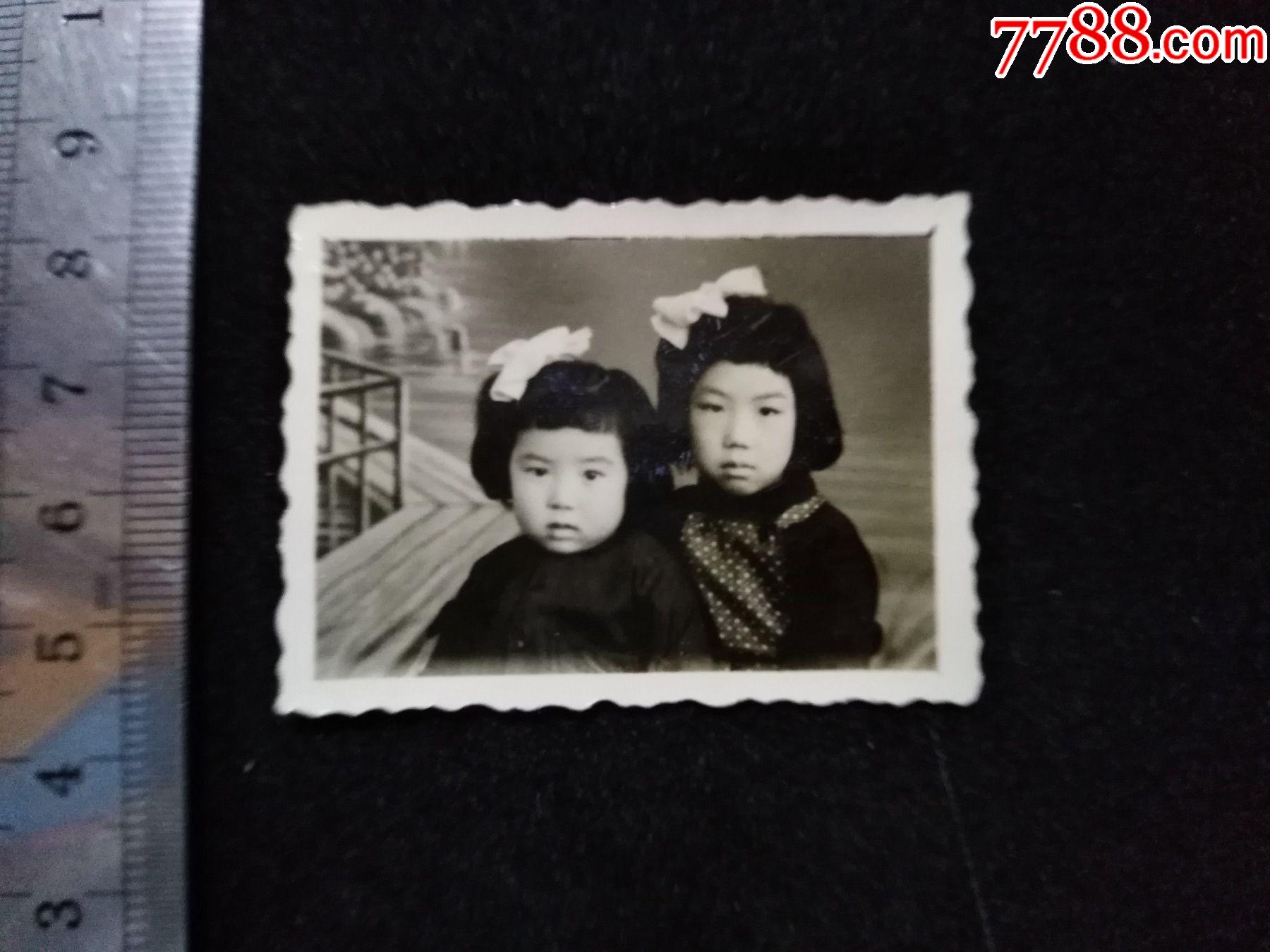 头绫子姐妹俩1954年