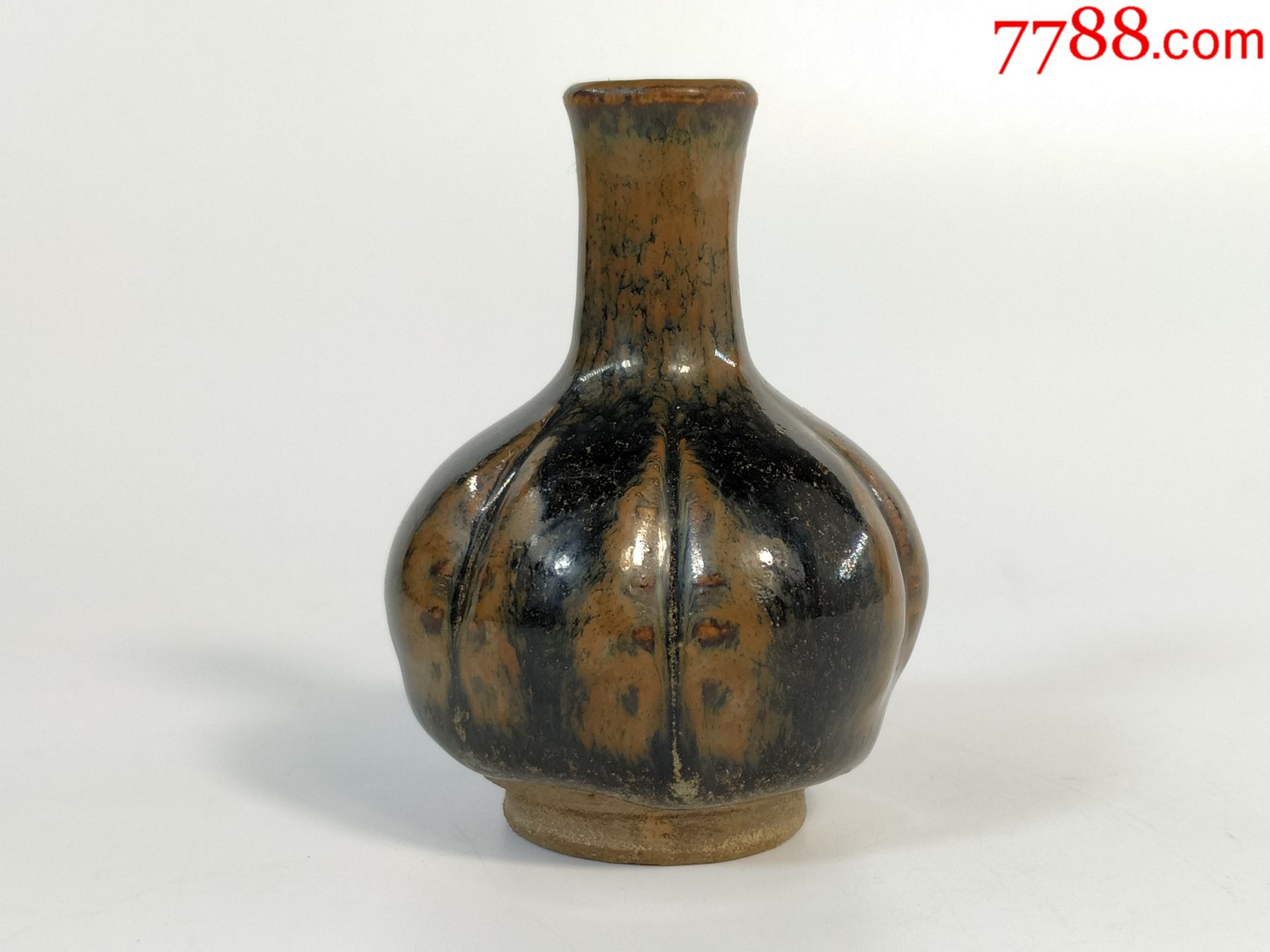 清代铁锈花瓜棱瓶_酱釉瓷/紫金釉_第1张_7788瓷器