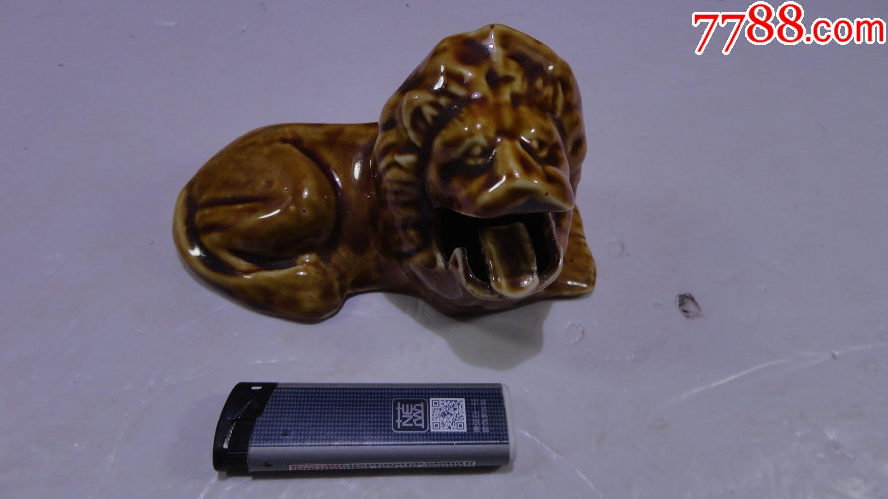 陶瓷狮子摆件