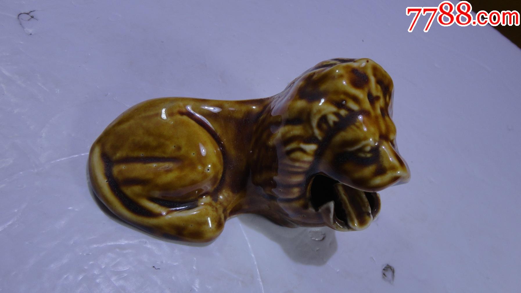陶瓷狮子摆件