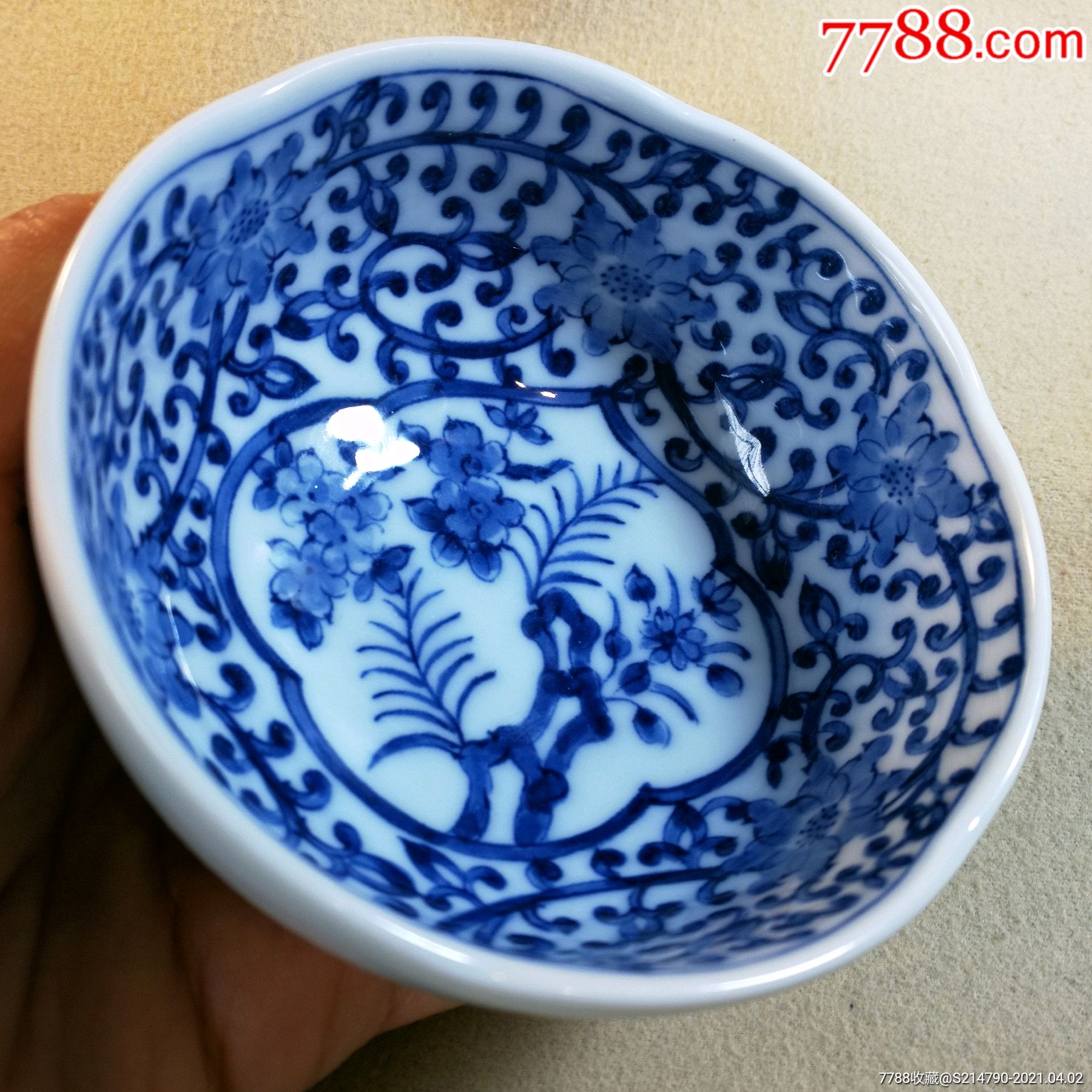 首页 零售 青花瓷 >> 日本古董名家中岛诚之助监制古法青花碗,缠枝莲
