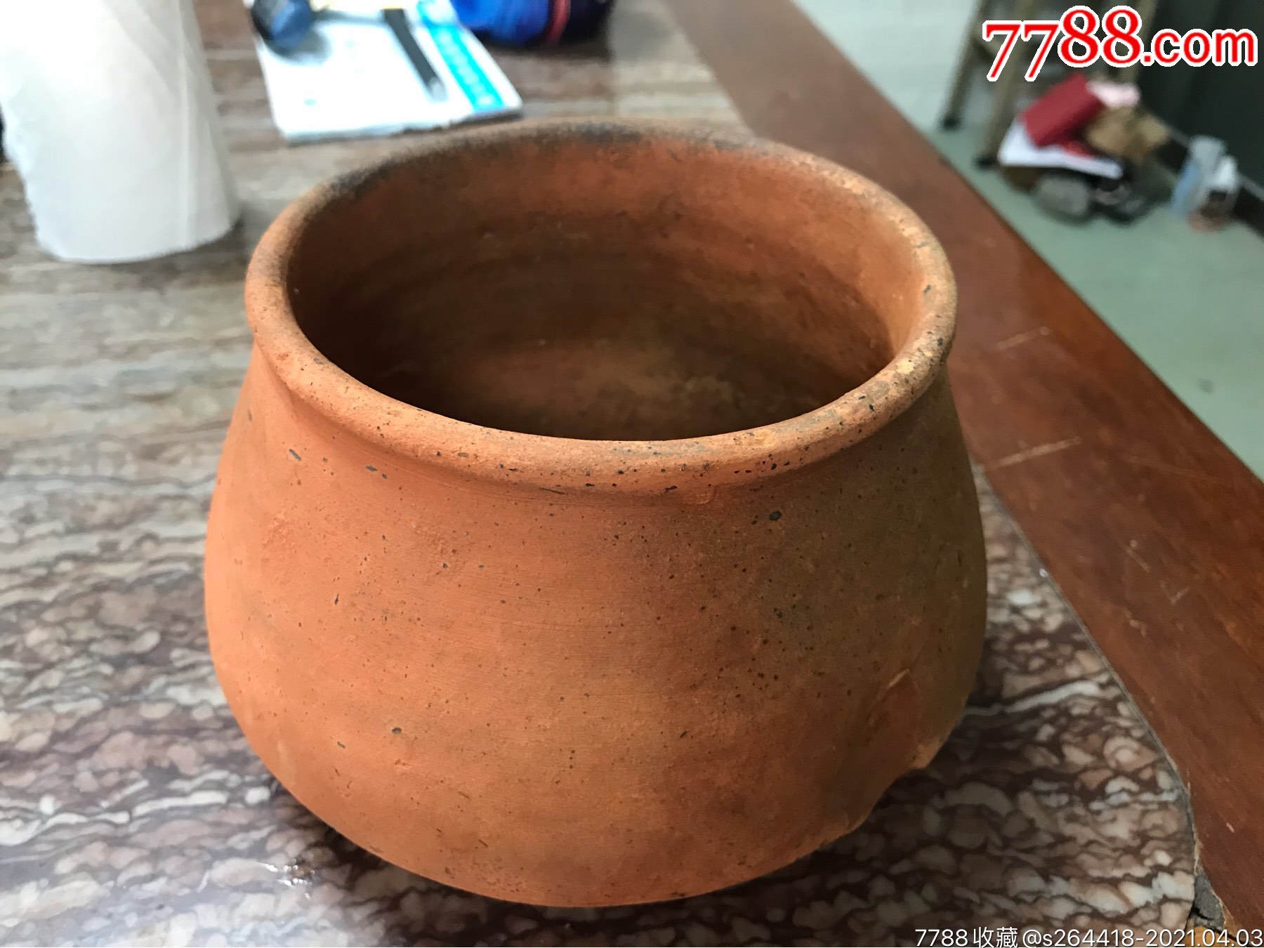 出土汉代陶罐