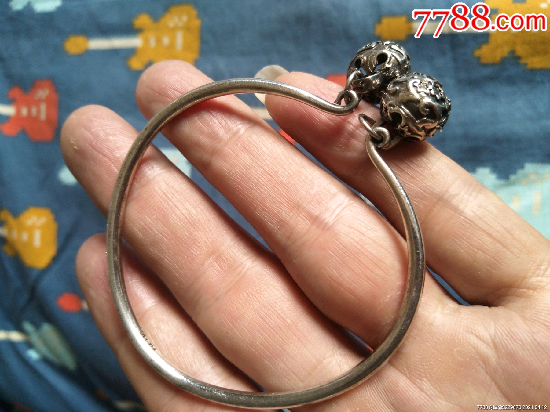 几十年的老银镯足银990有款