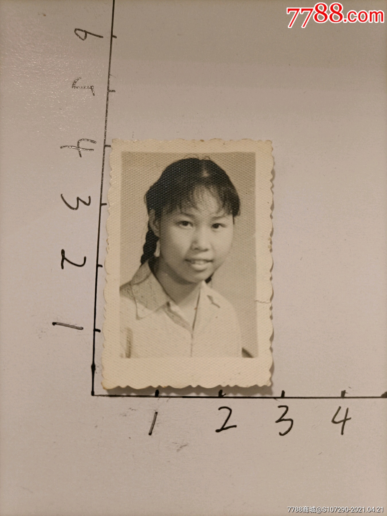 80年代女士证件照-老照片-7788收藏