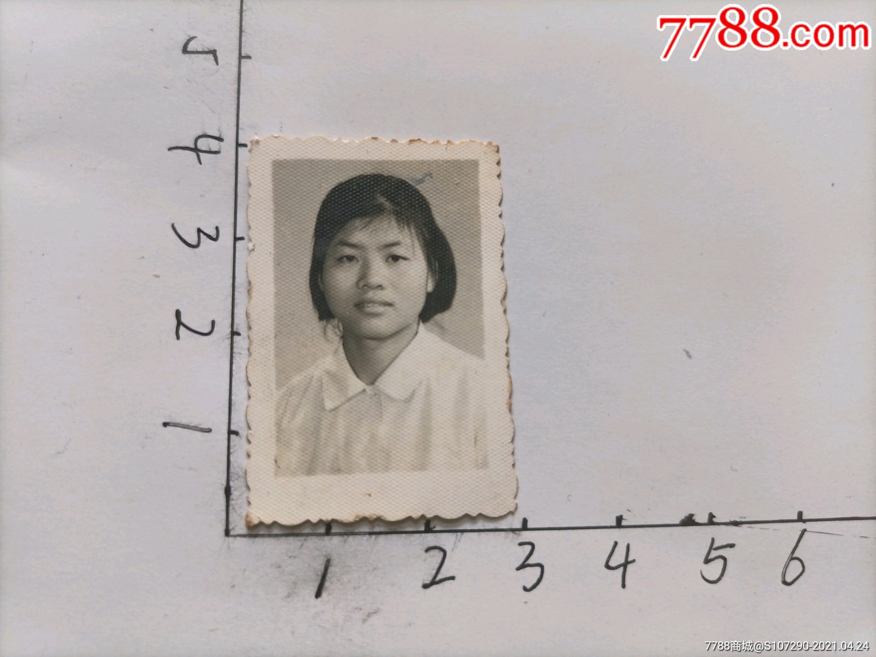 80年代女士证件照-价格:5元-se79766751-老照片-零售-7788收藏__收藏