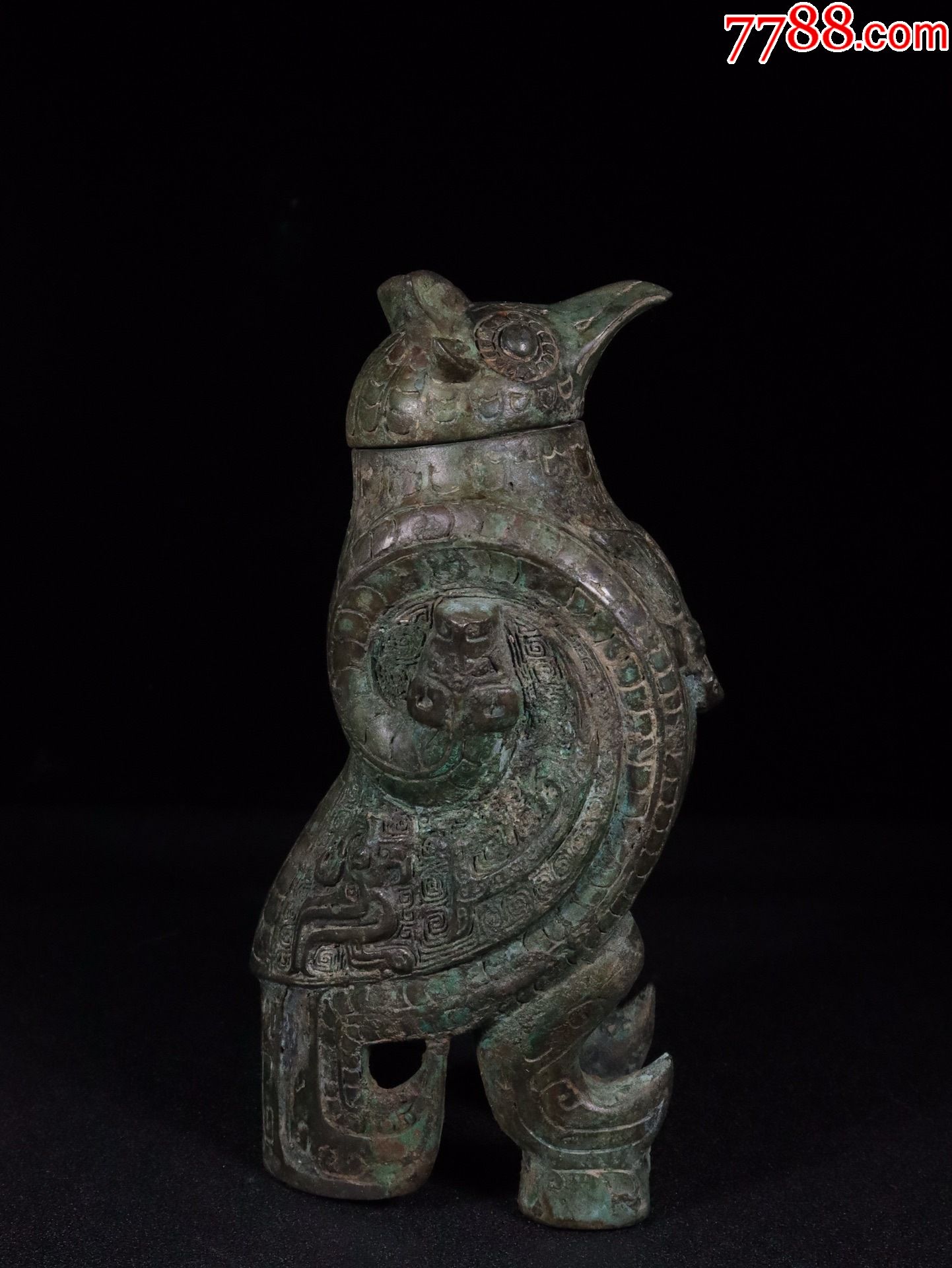 青铜器神鸟形兽面器皿