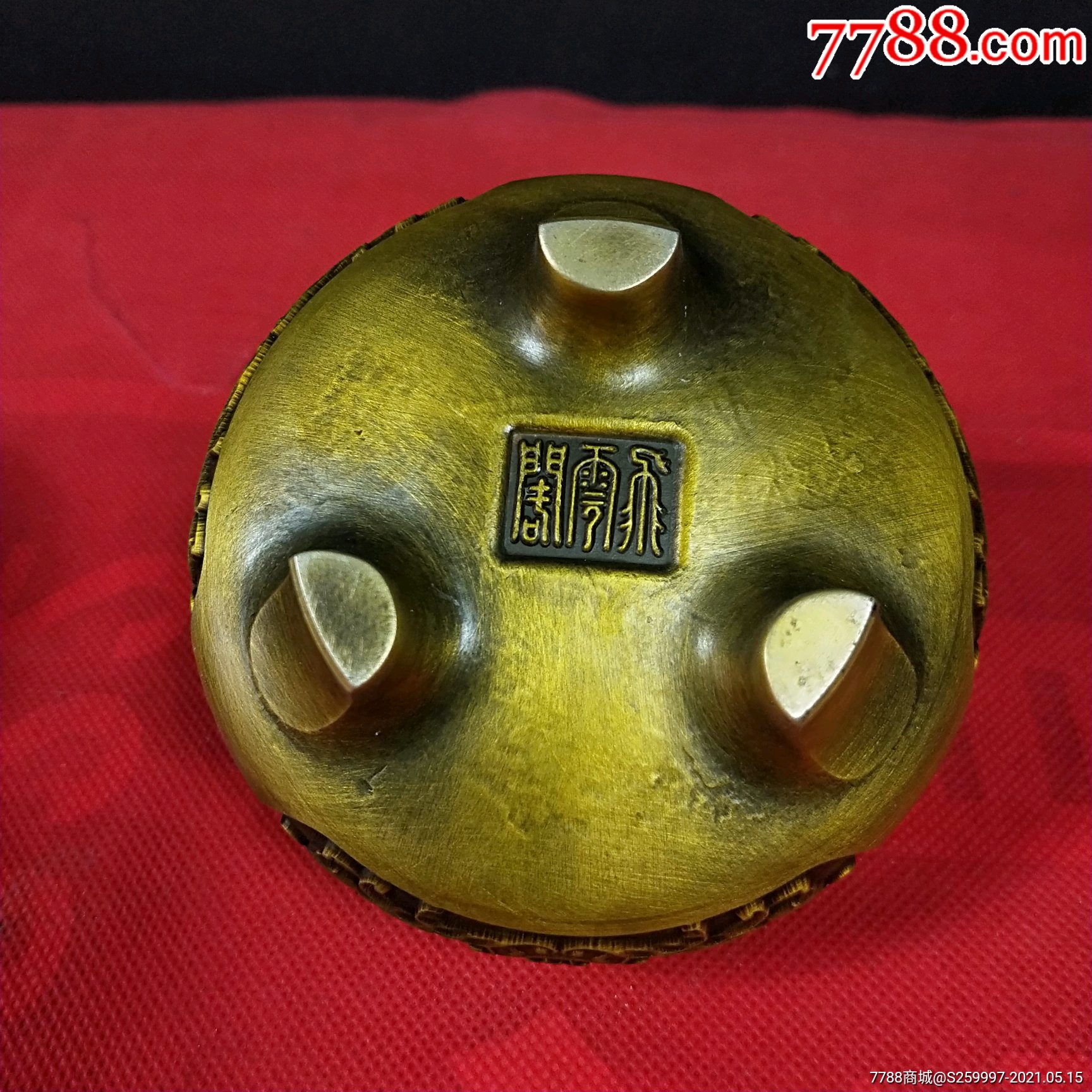铜鎏金福禄寿熏香炉,做工精细品相一流,尺寸8*10厘米,单个重433克.