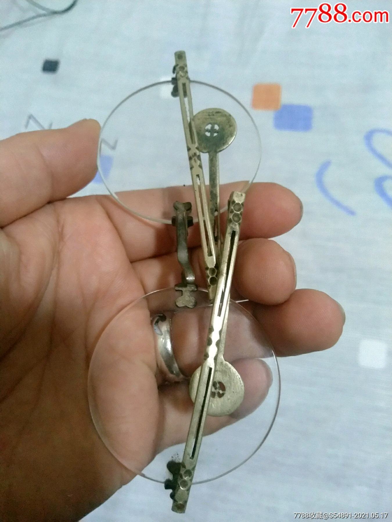 老眼镜一副