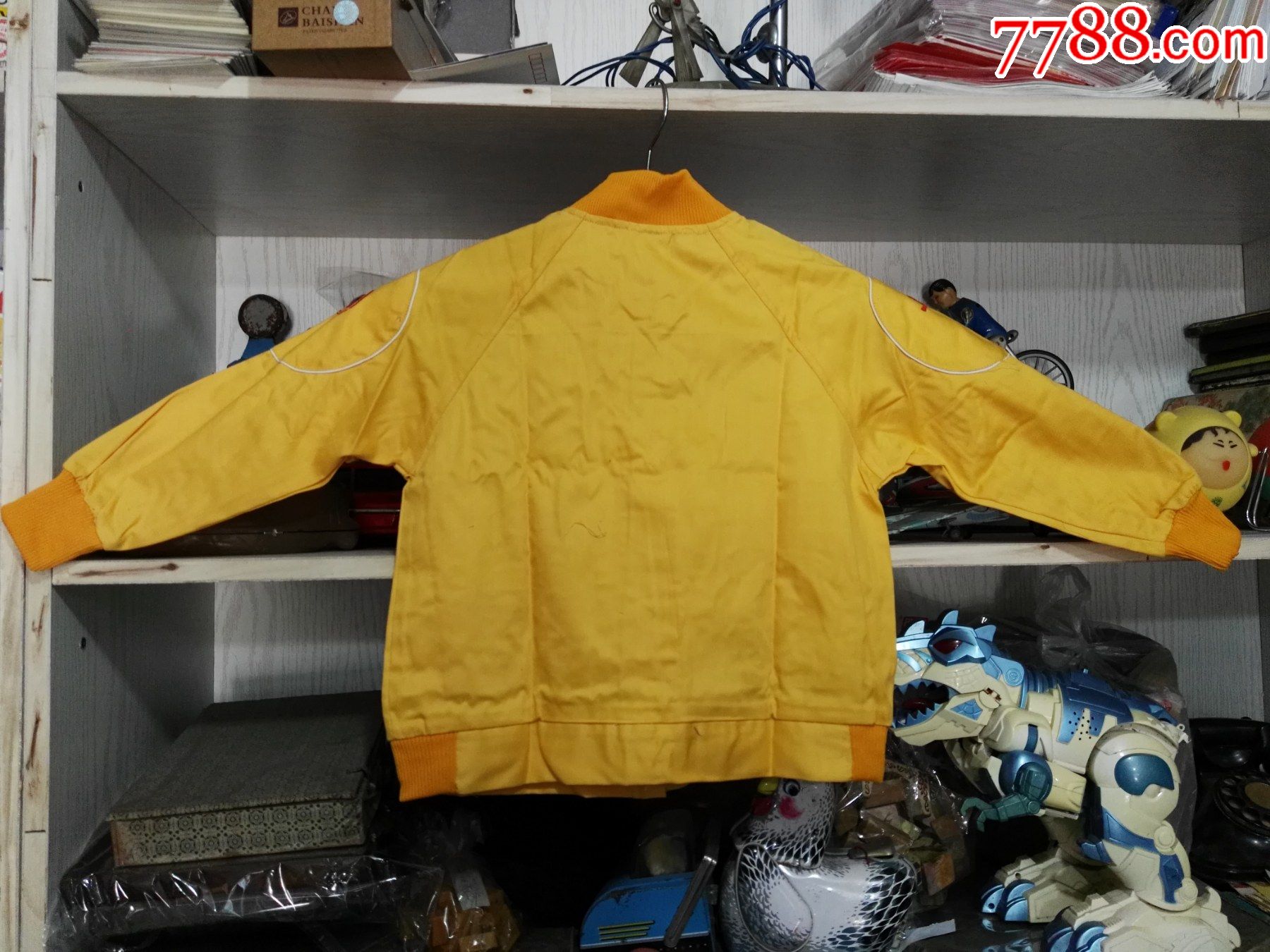 90年代铁道部第十九局一处服装厂制新式黄色童装10套,10元1套,售100元
