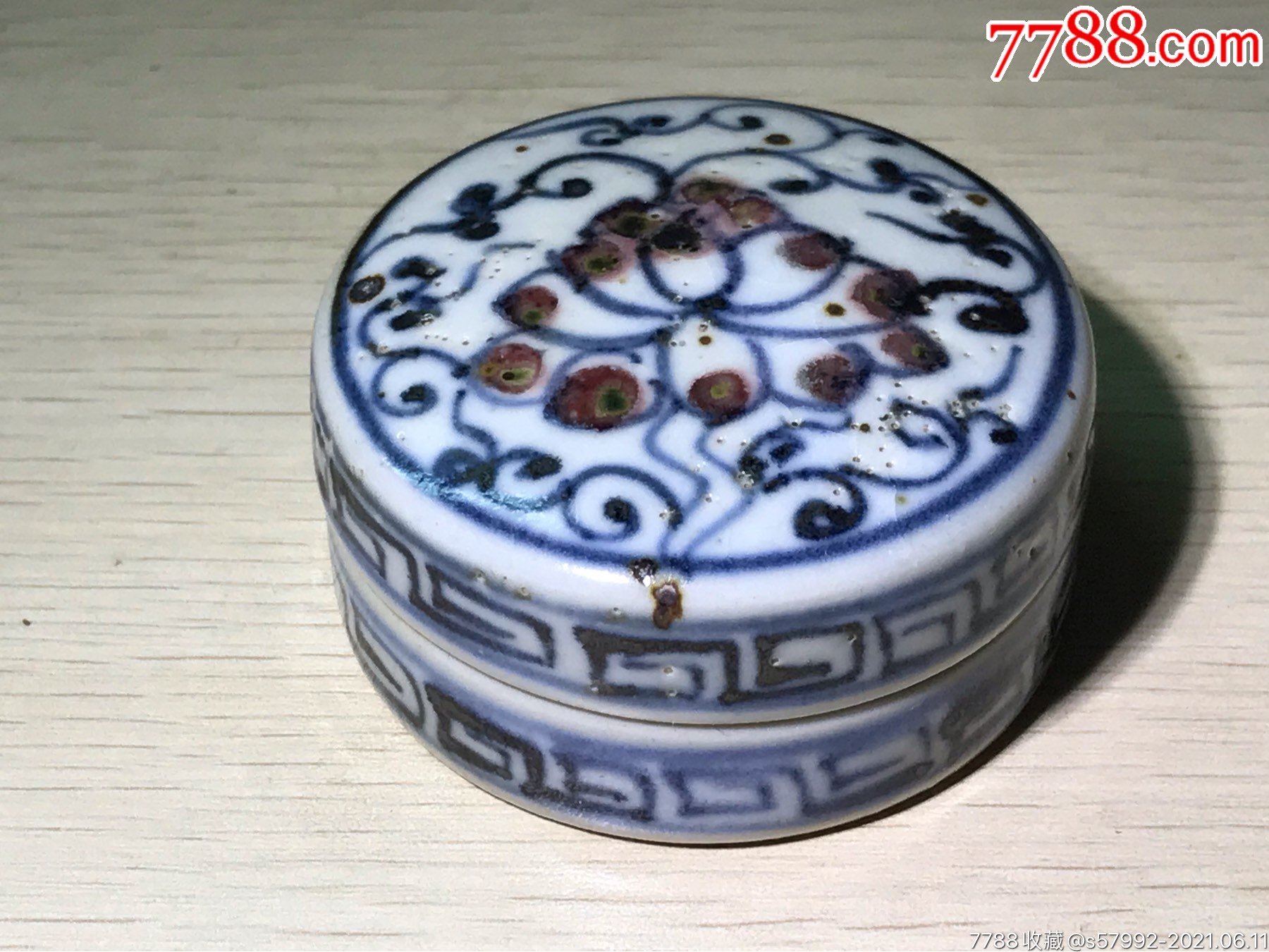 明代青花釉里红印泥盒