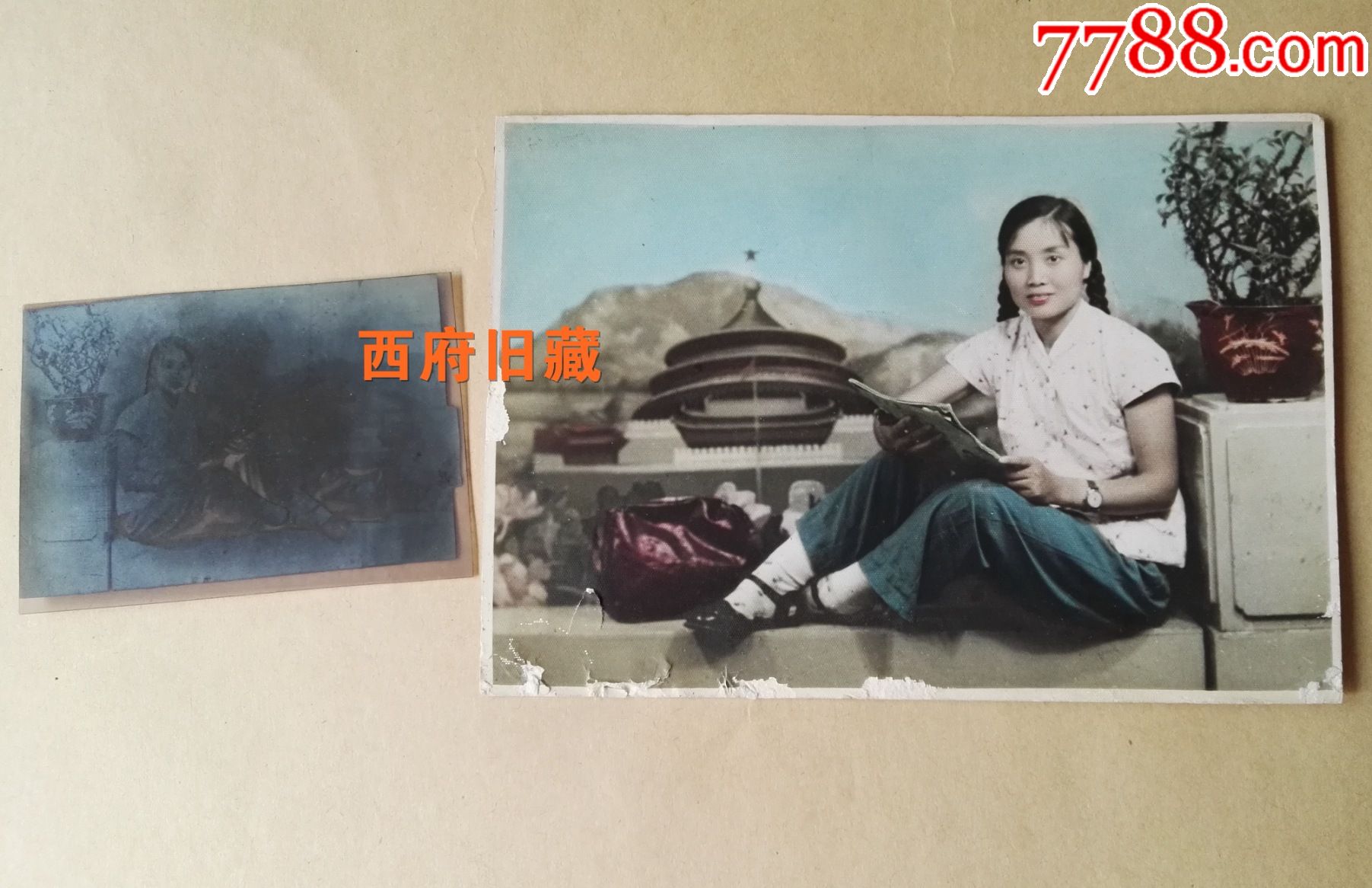 五十年代,手工上色老照片,麻花辫子姑娘,很难得附有原