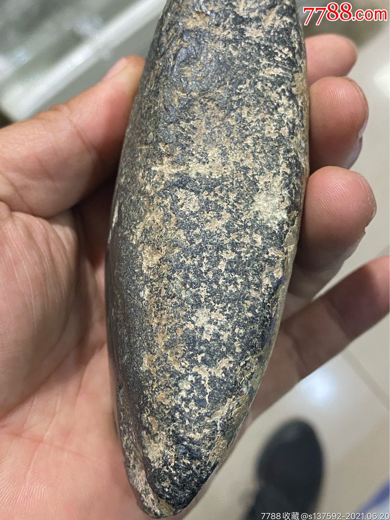 红山时期玉斧子,带眼