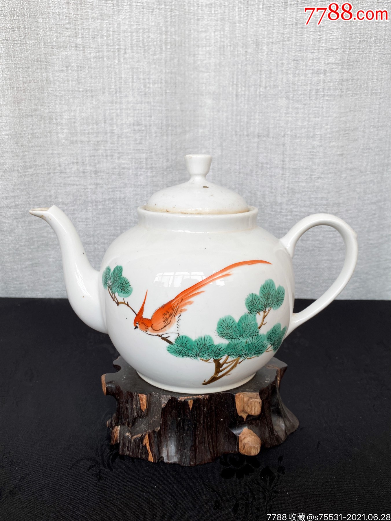 60年代山东博山陶瓷厂生产手绘绶带鸟茶壶