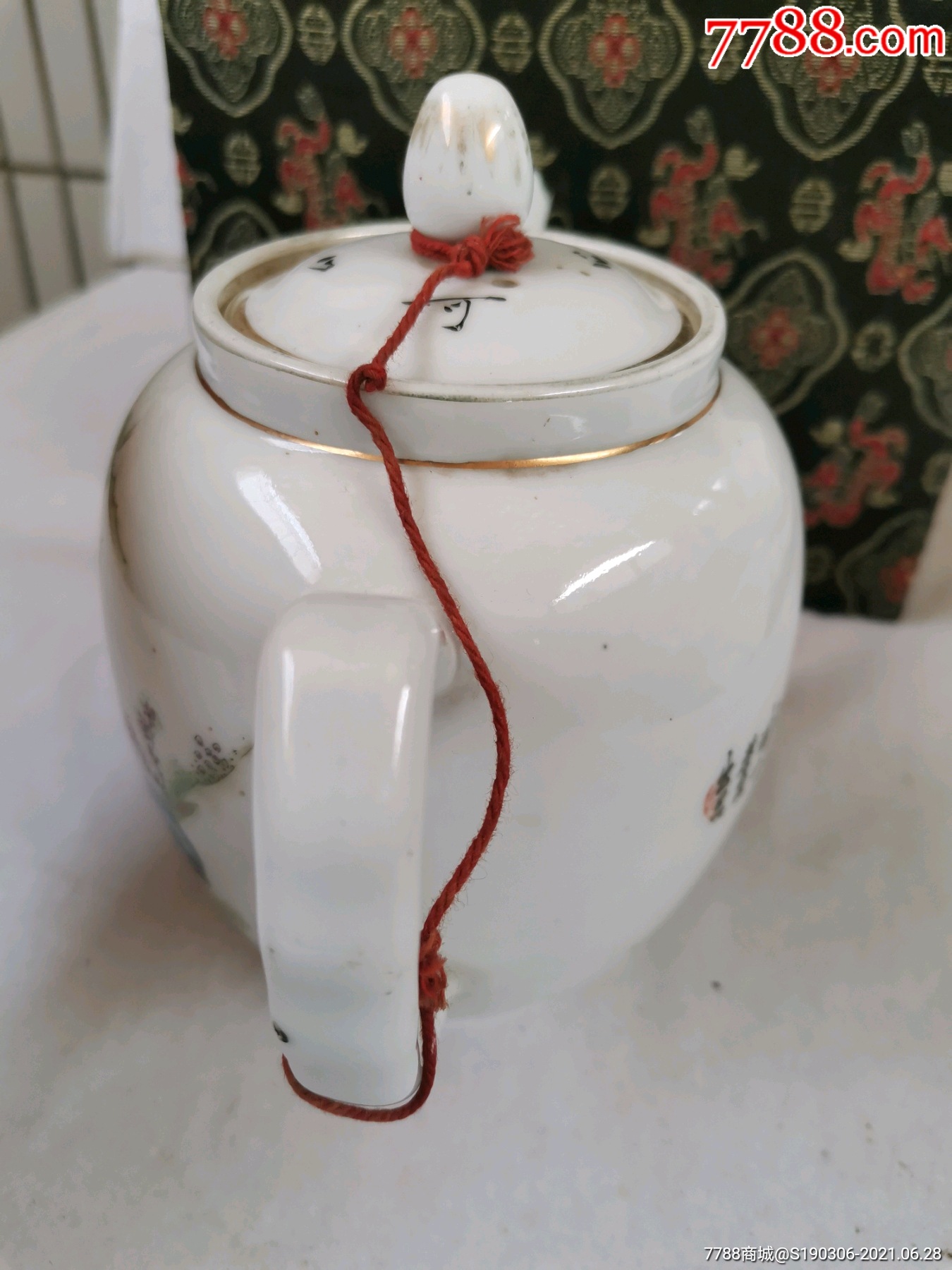 民国时期,瓷器名家恭昌出品百炼金丹茶壶,全品,18*15.