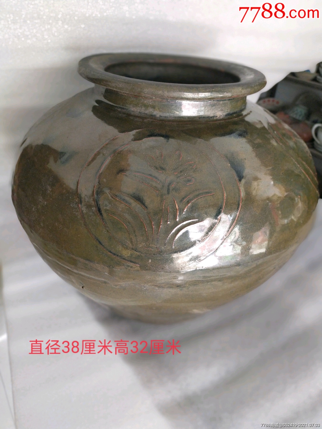 特别少见特别大釉色较好的清代四季花大酒坛