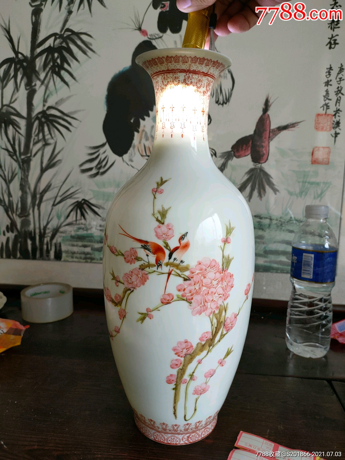 567景德镇艺术瓷厂水点桃花薄胎瓶大师不认识