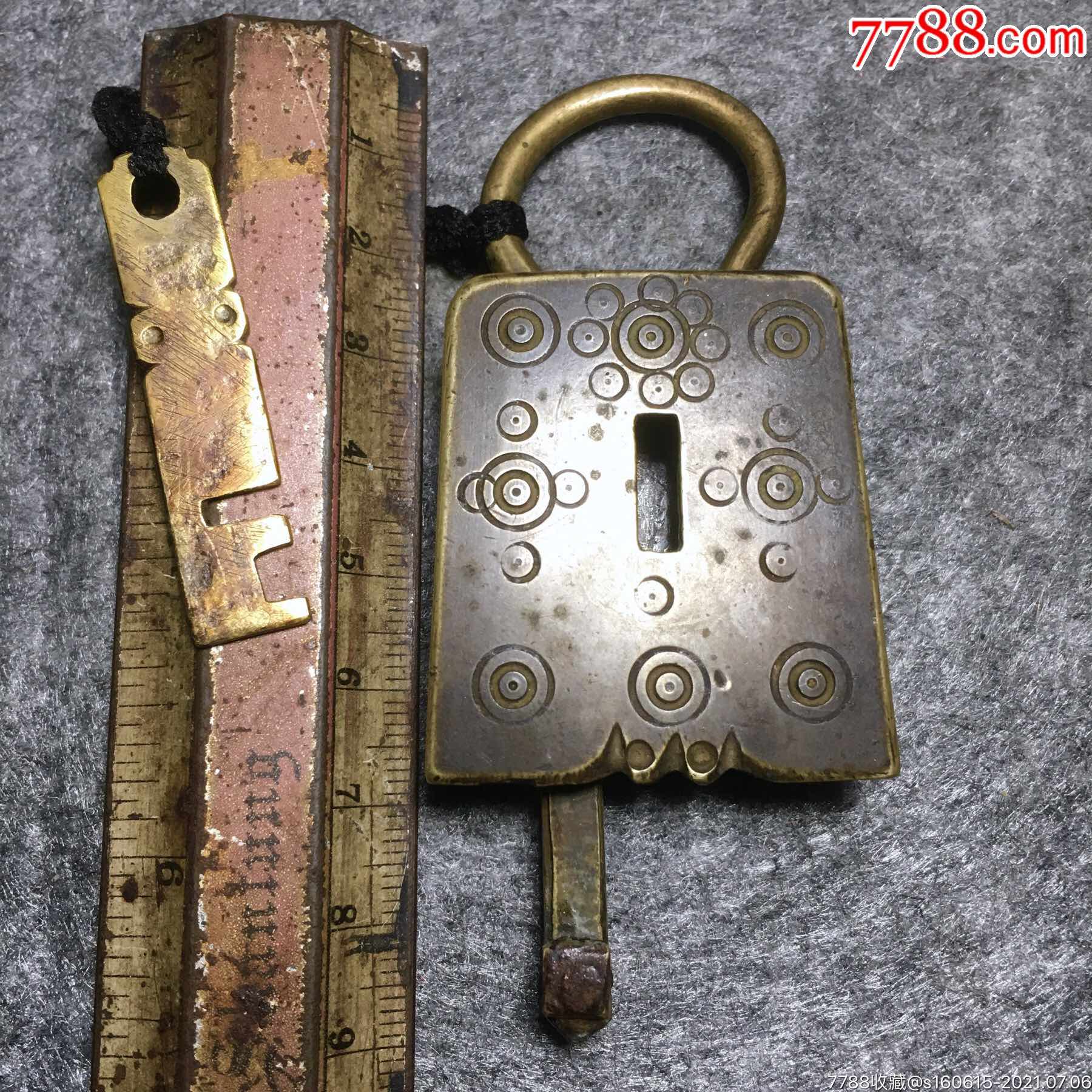 中原地区清代明代异形老铜锁中式挂锁大铜锁古锁收藏老铜钥匙
