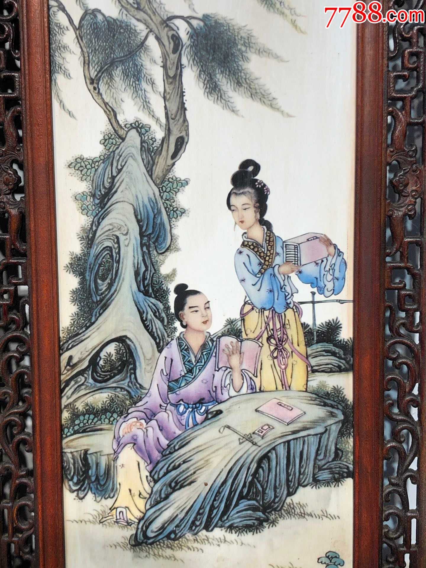 王大凡作品黄花梨雕刻老框镶瓷板画粉彩才子佳人四条挂屏