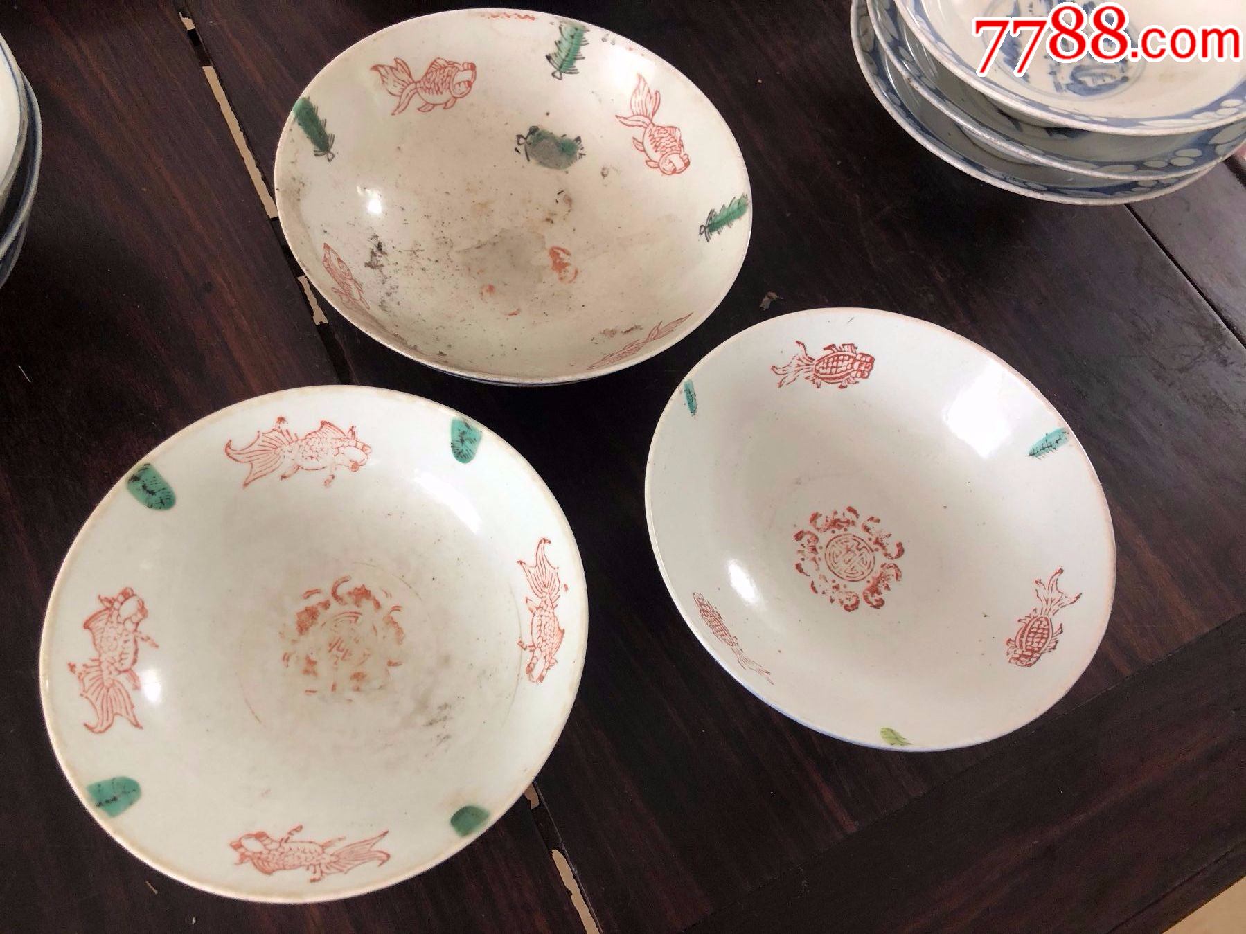 民国江西景德镇第五瓷厂王启发出品大碗三只一套内金鱼纹外花卉寿字纹