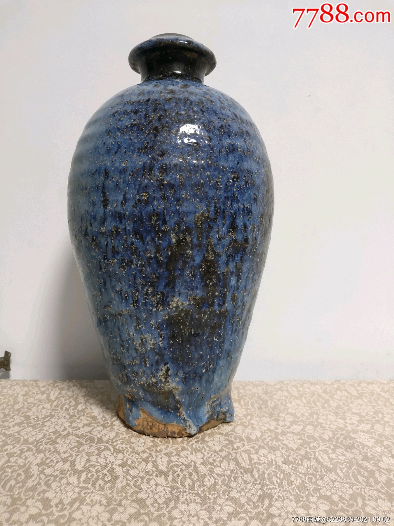 宋代老钧瓷瓶:早期精品,收藏展览.品好如图