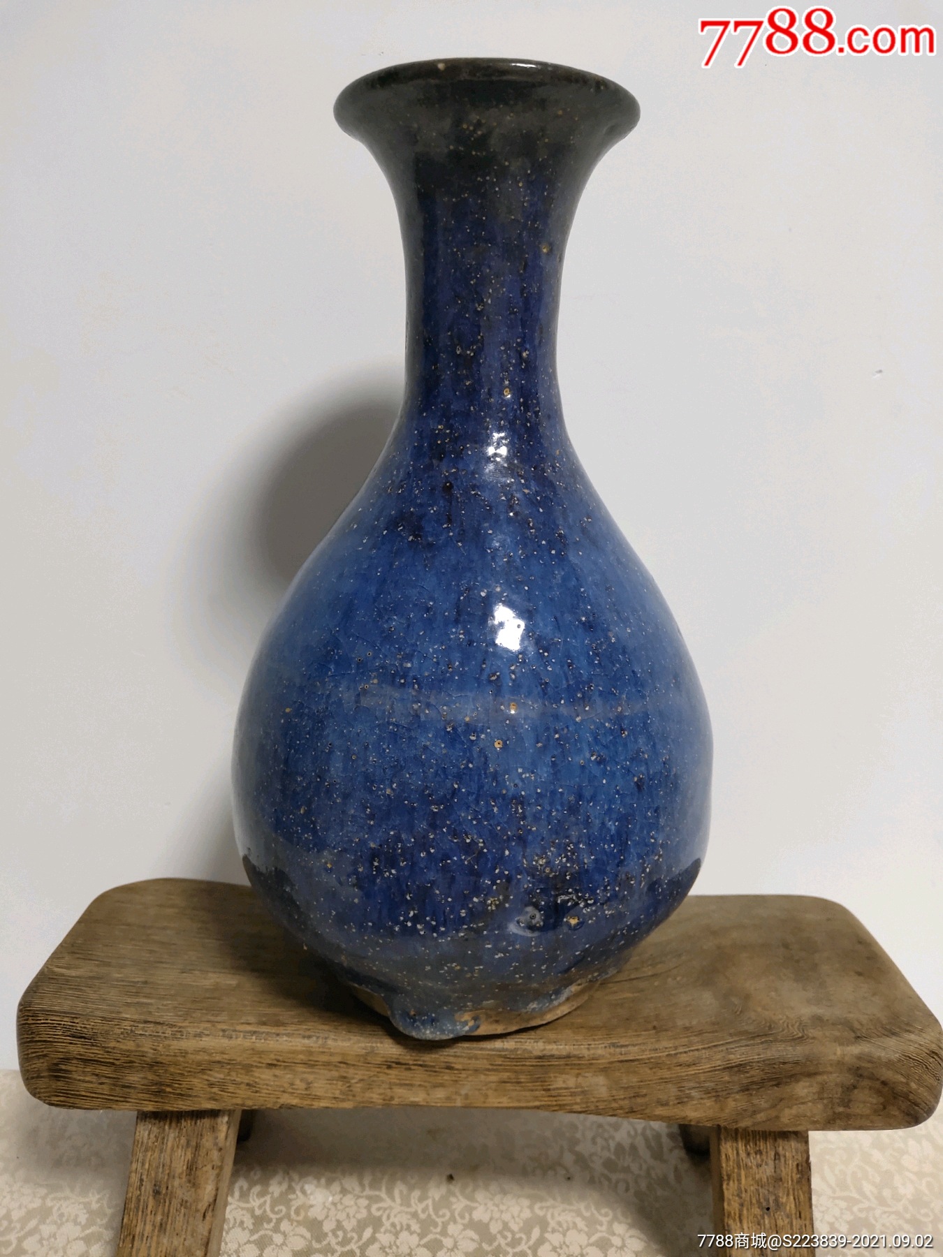 宋代老钧瓷酒瓶:早期精品,收藏展览.品好如图