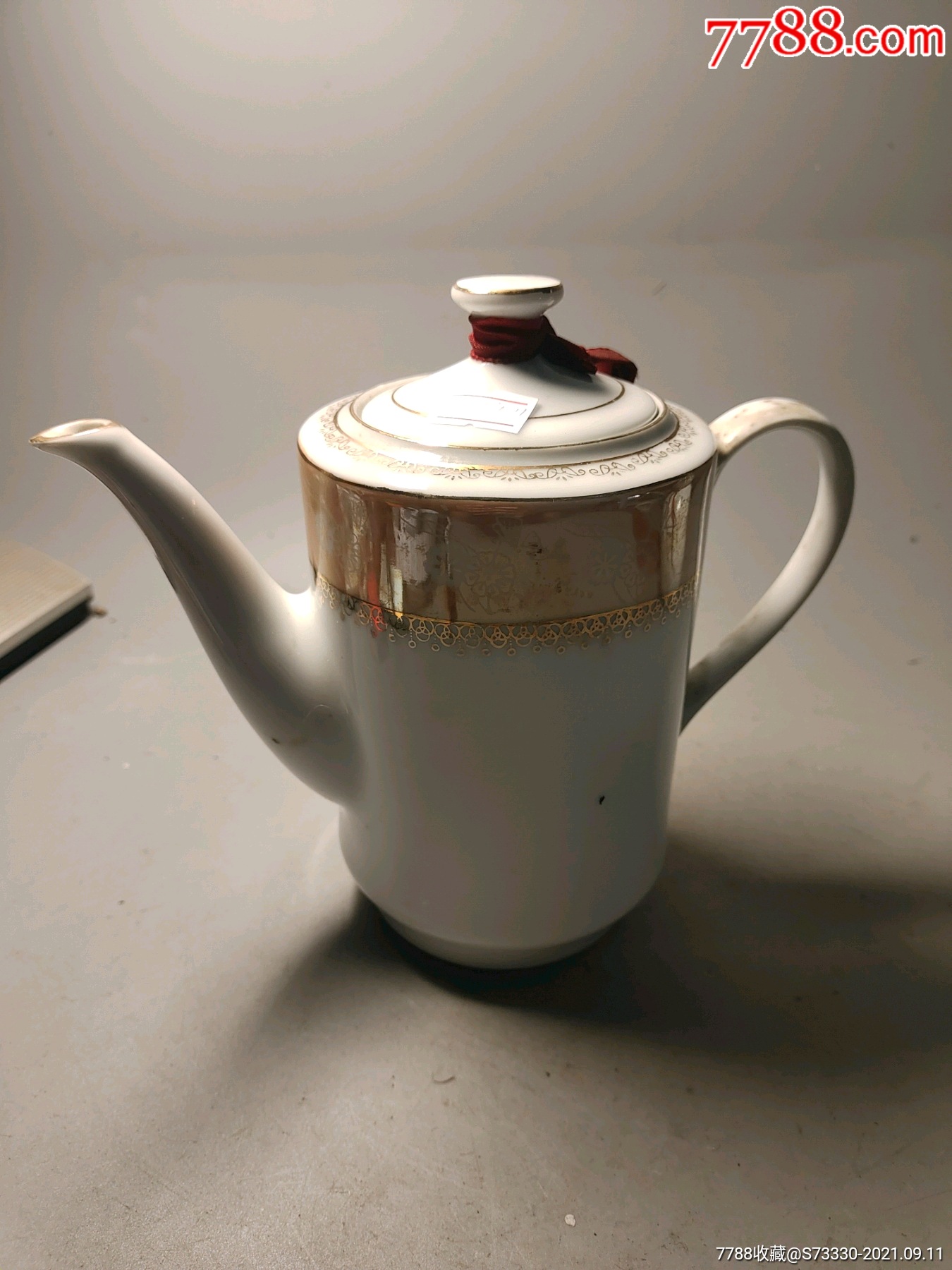 80年代左右中国景德镇东风瓷厂茶壶一把
