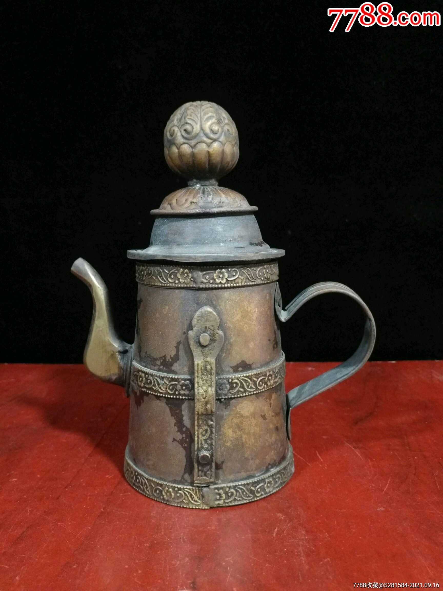 老铜茶壶