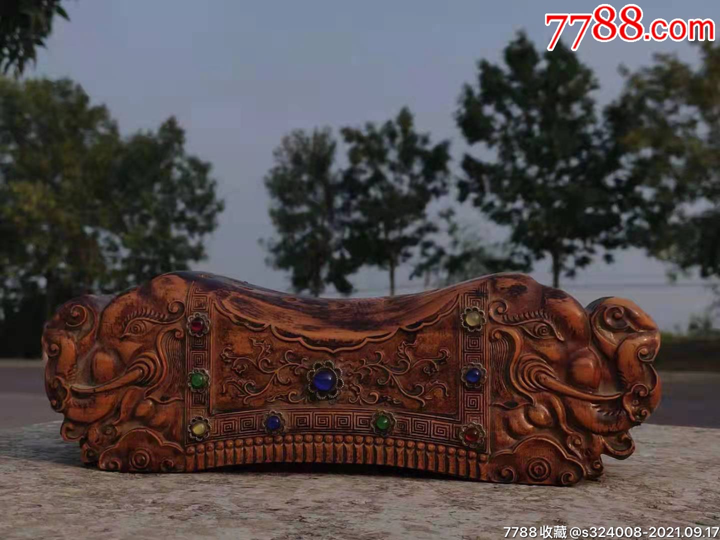 下乡收到七十年代黄杨木凉枕
