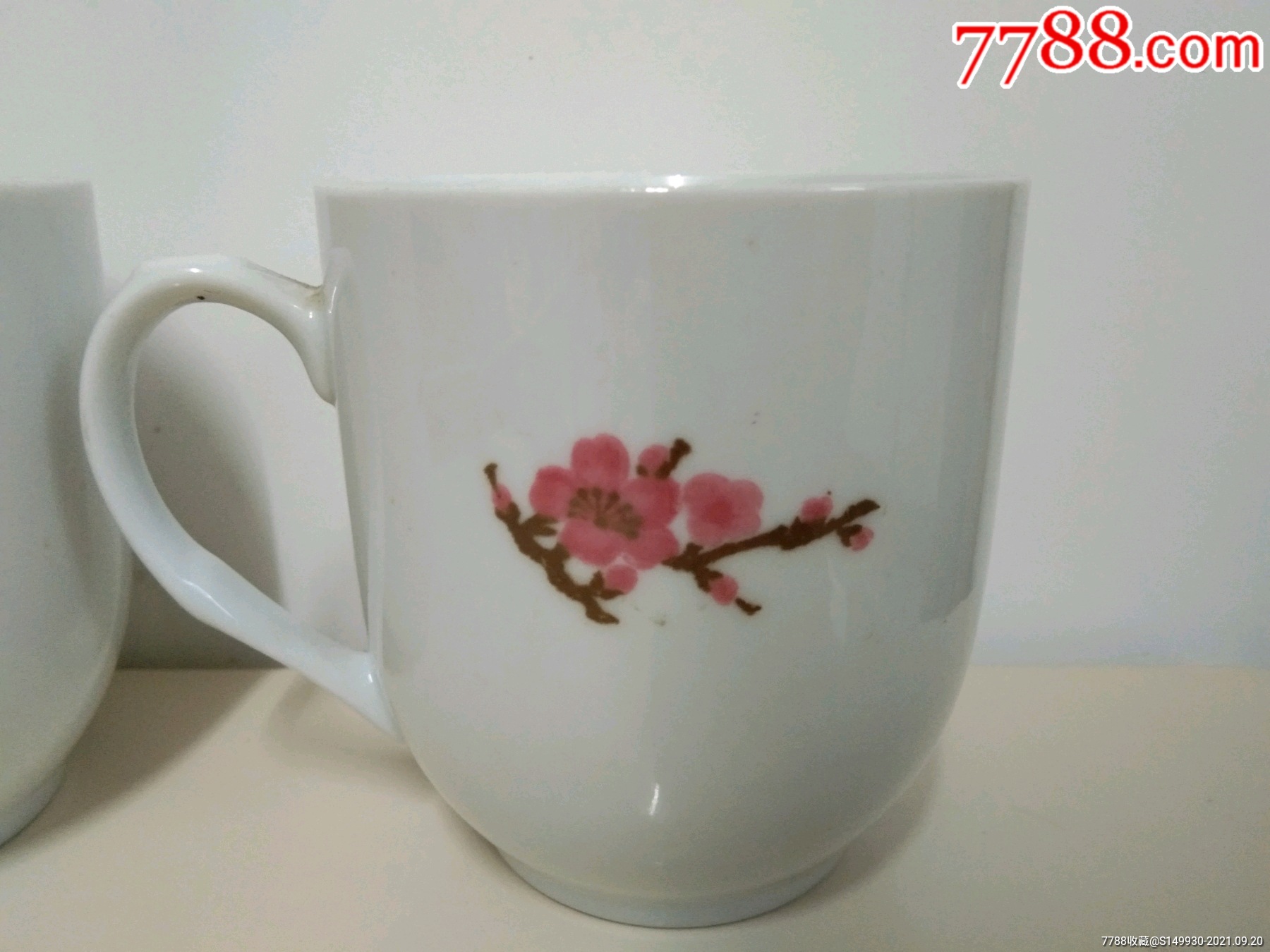 精品梅花瓷杯之一:湖南醴陵手绘梅花瓷茶杯一对