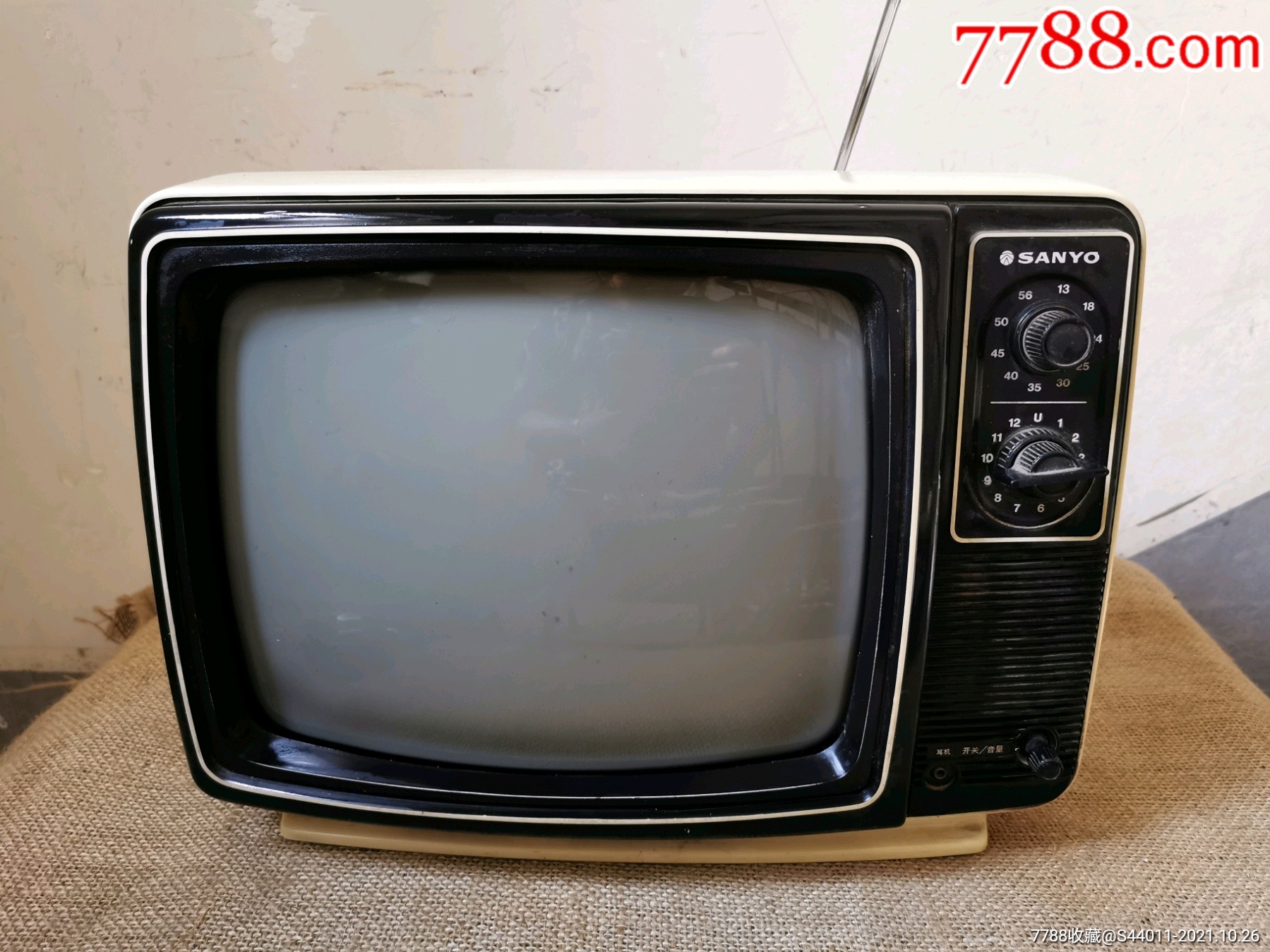 日本原装进口三洋黑白12寸电视机